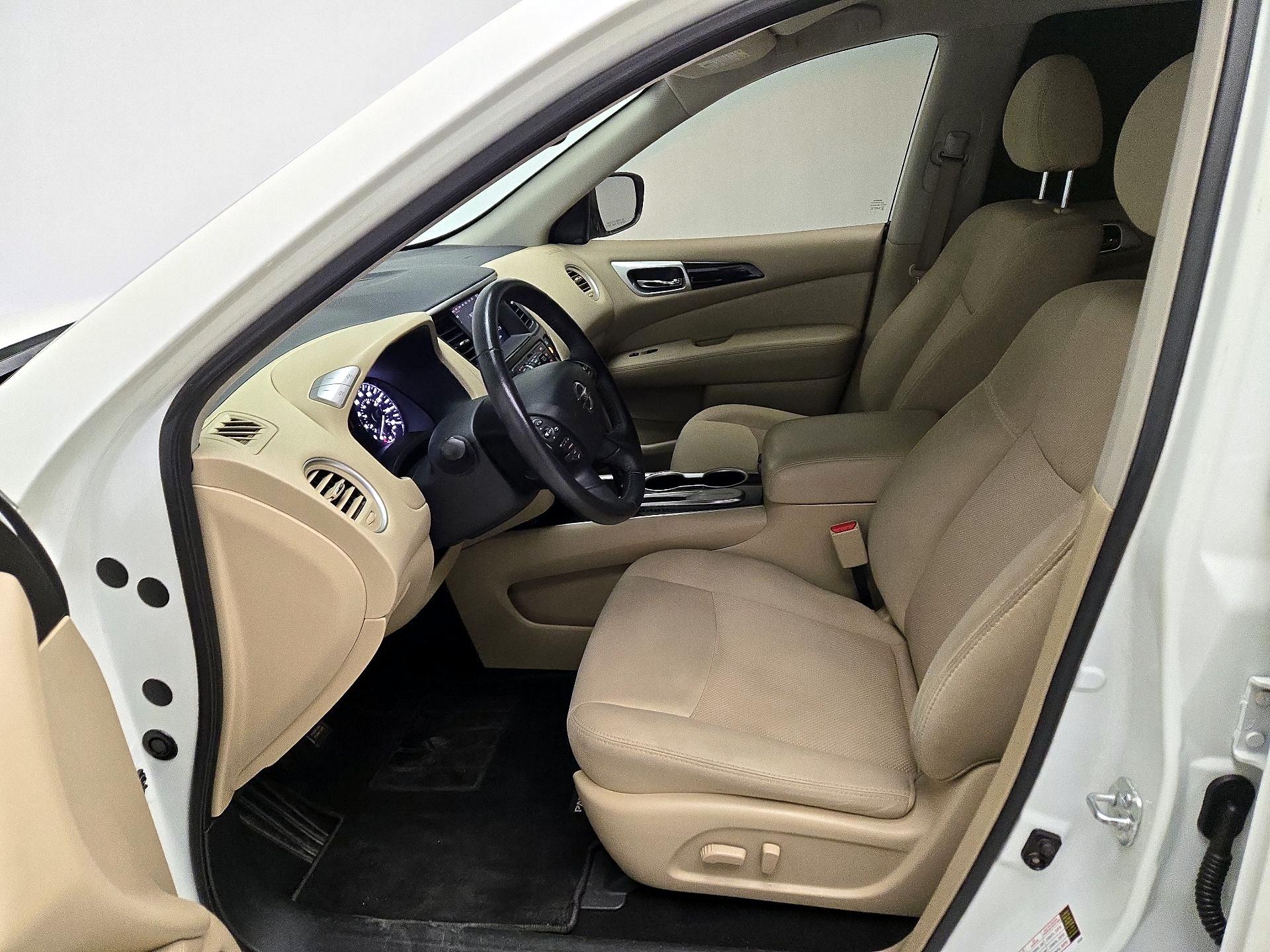 Thumbnail: 2020 Nissan Pathfinder - 11