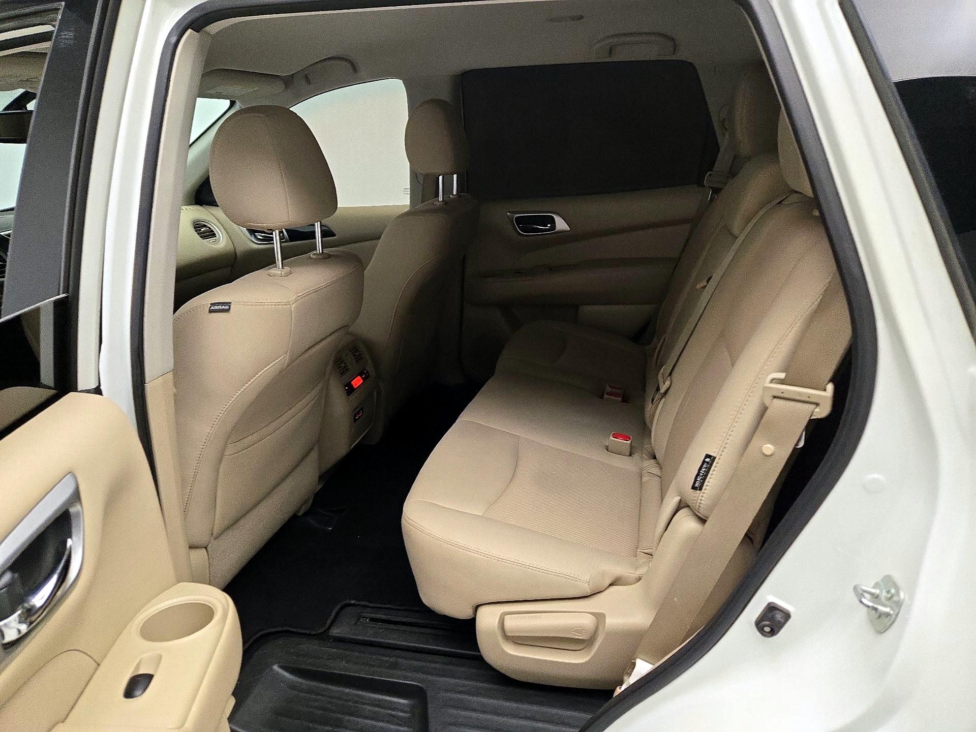 Thumbnail: 2020 Nissan Pathfinder - 19