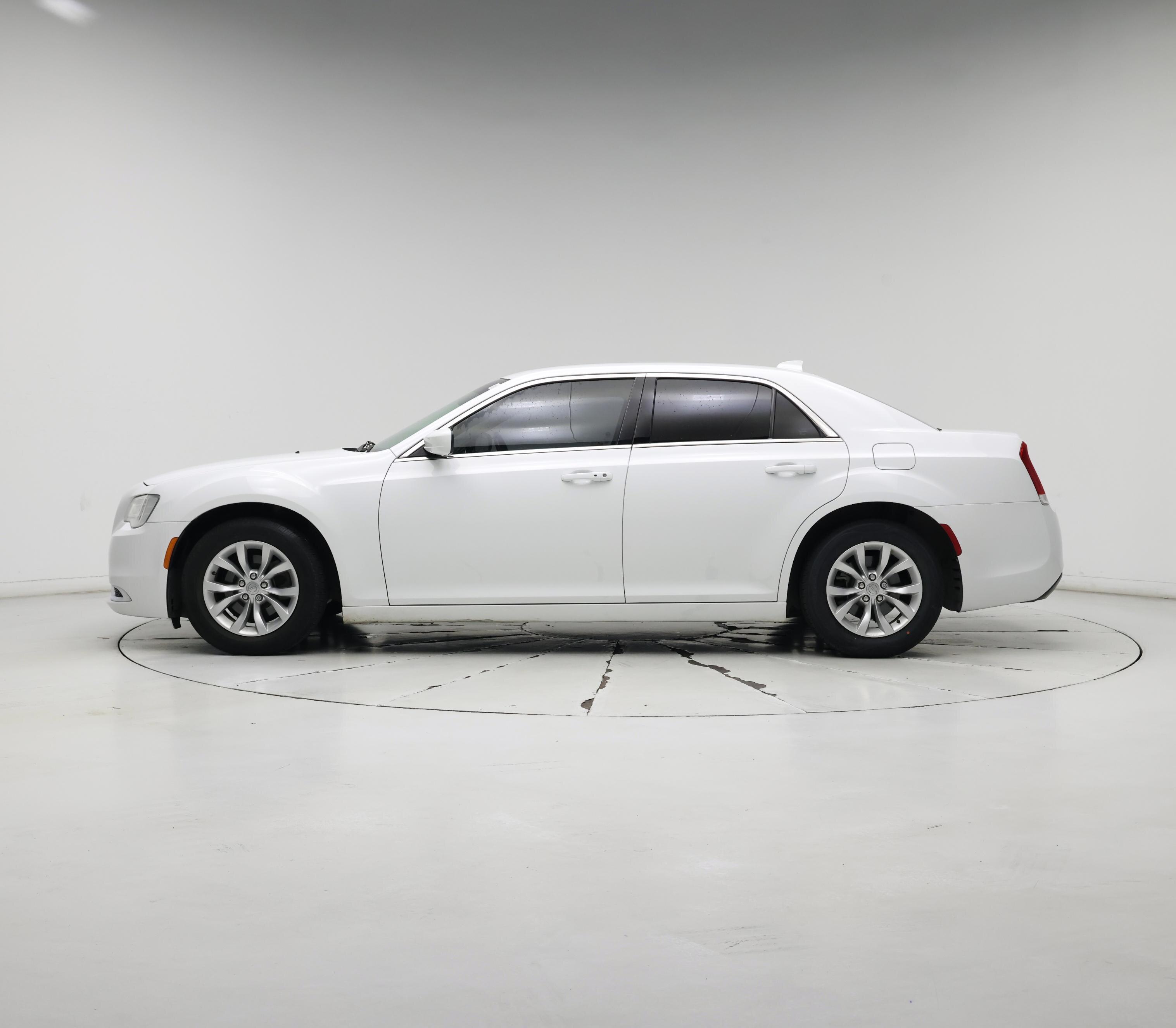 Thumbnail: 2019 Chrysler 300 - 3