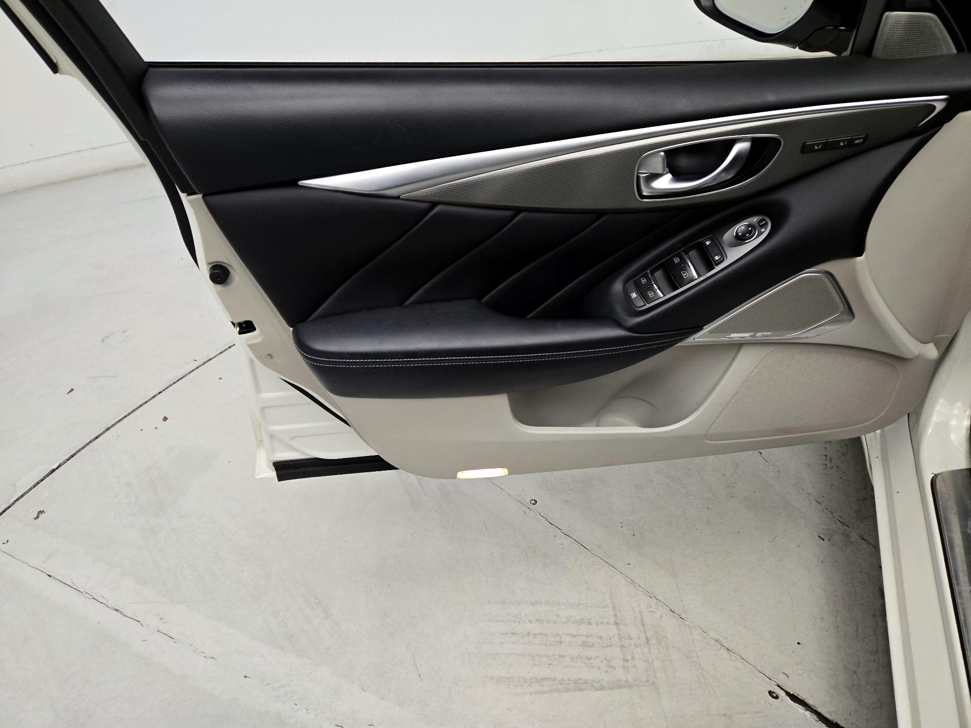 Thumbnail: 2017 INFINITI Q50 - 12