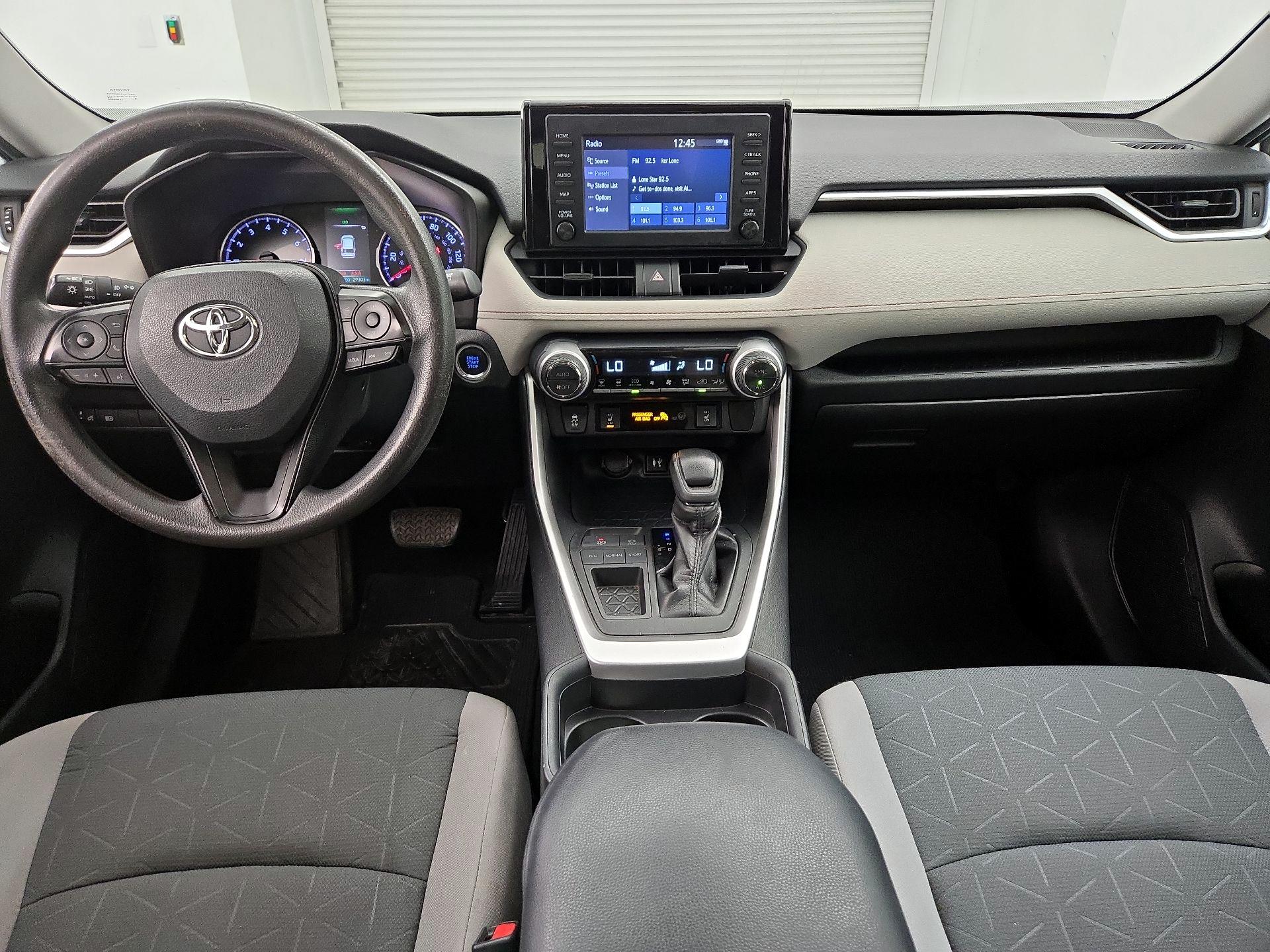 Thumbnail: 2019 Toyota RAV4 - 9