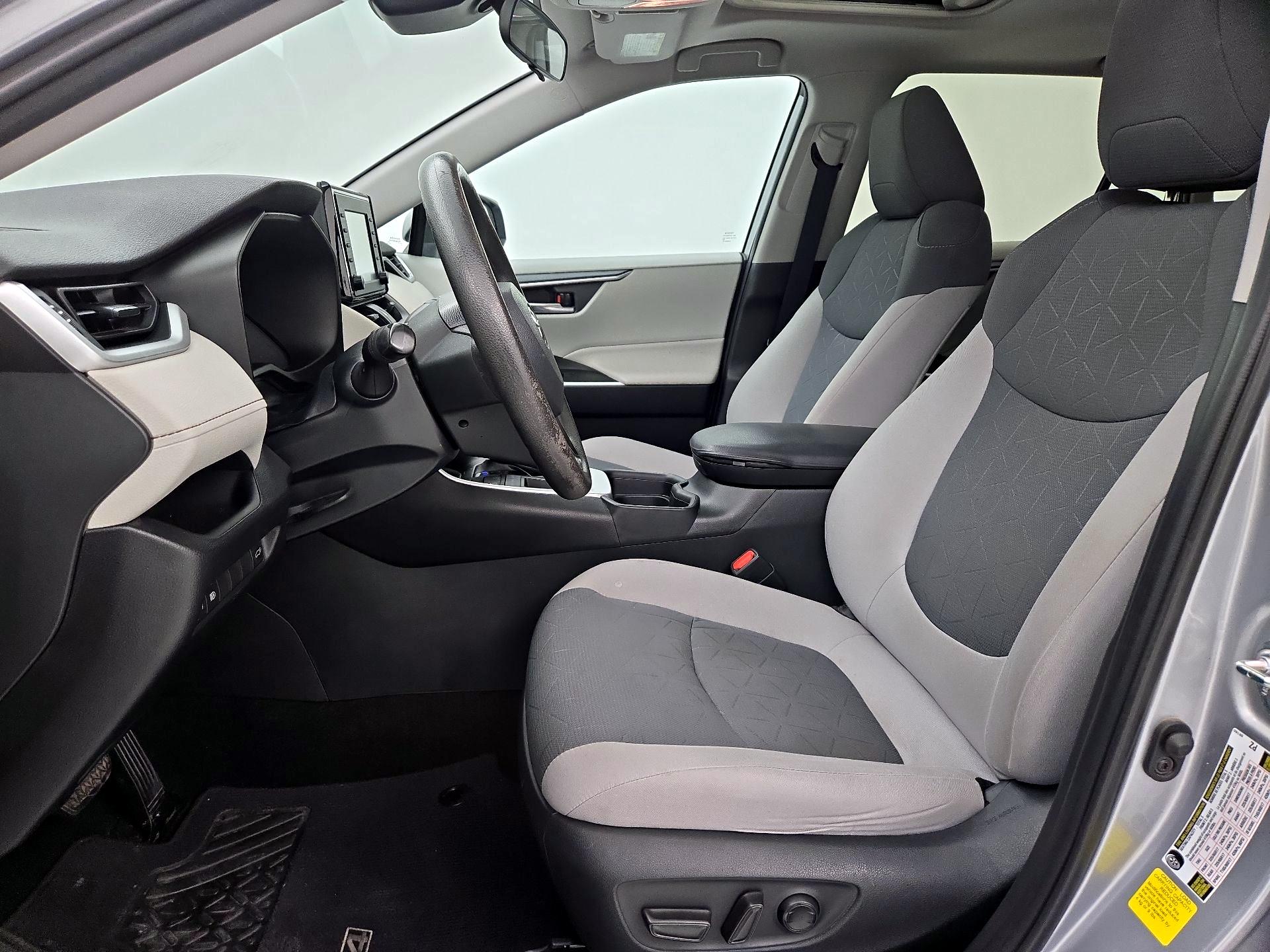 Thumbnail: 2019 Toyota RAV4 - 11