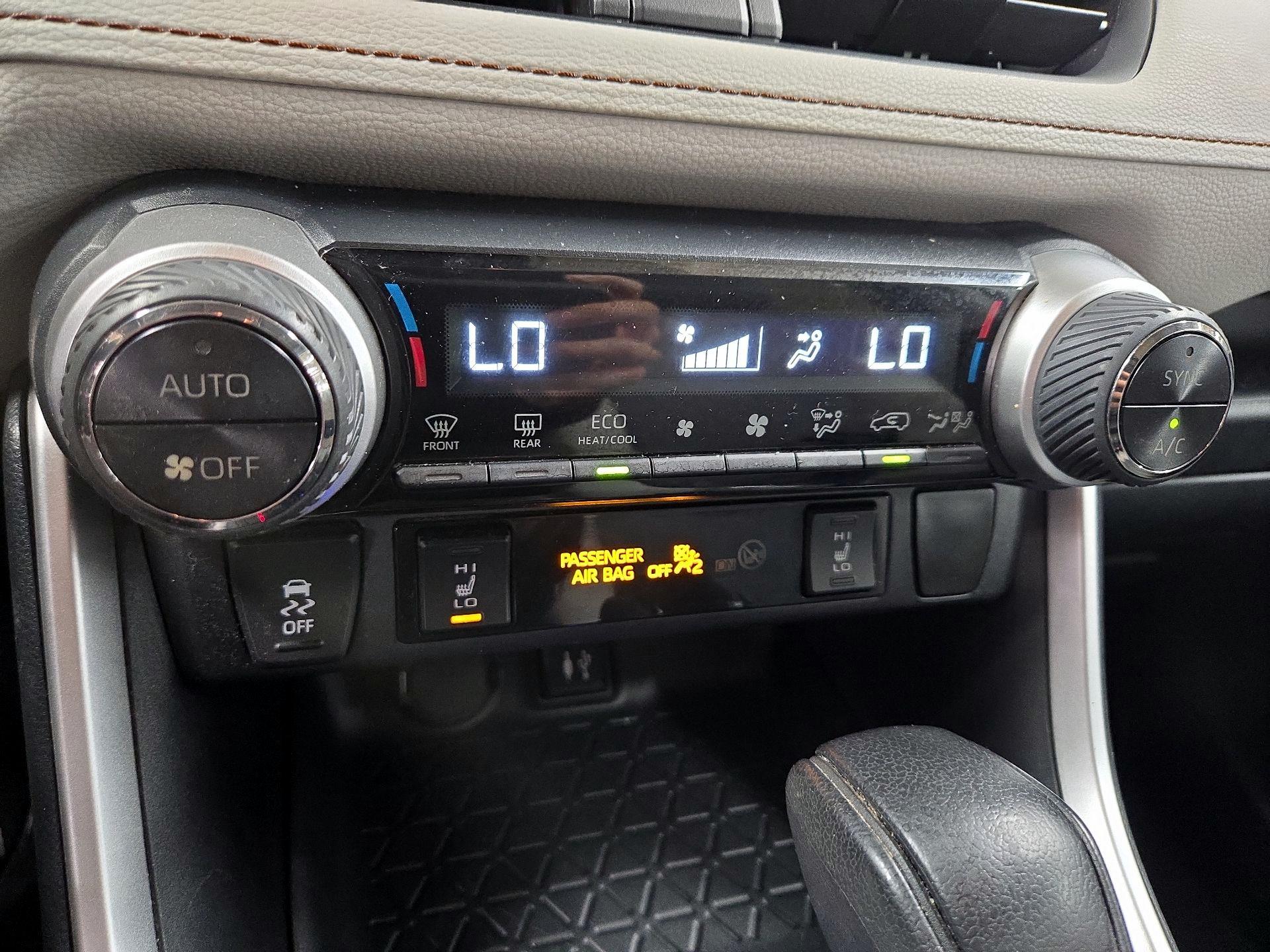 Thumbnail: 2019 Toyota RAV4 - 15