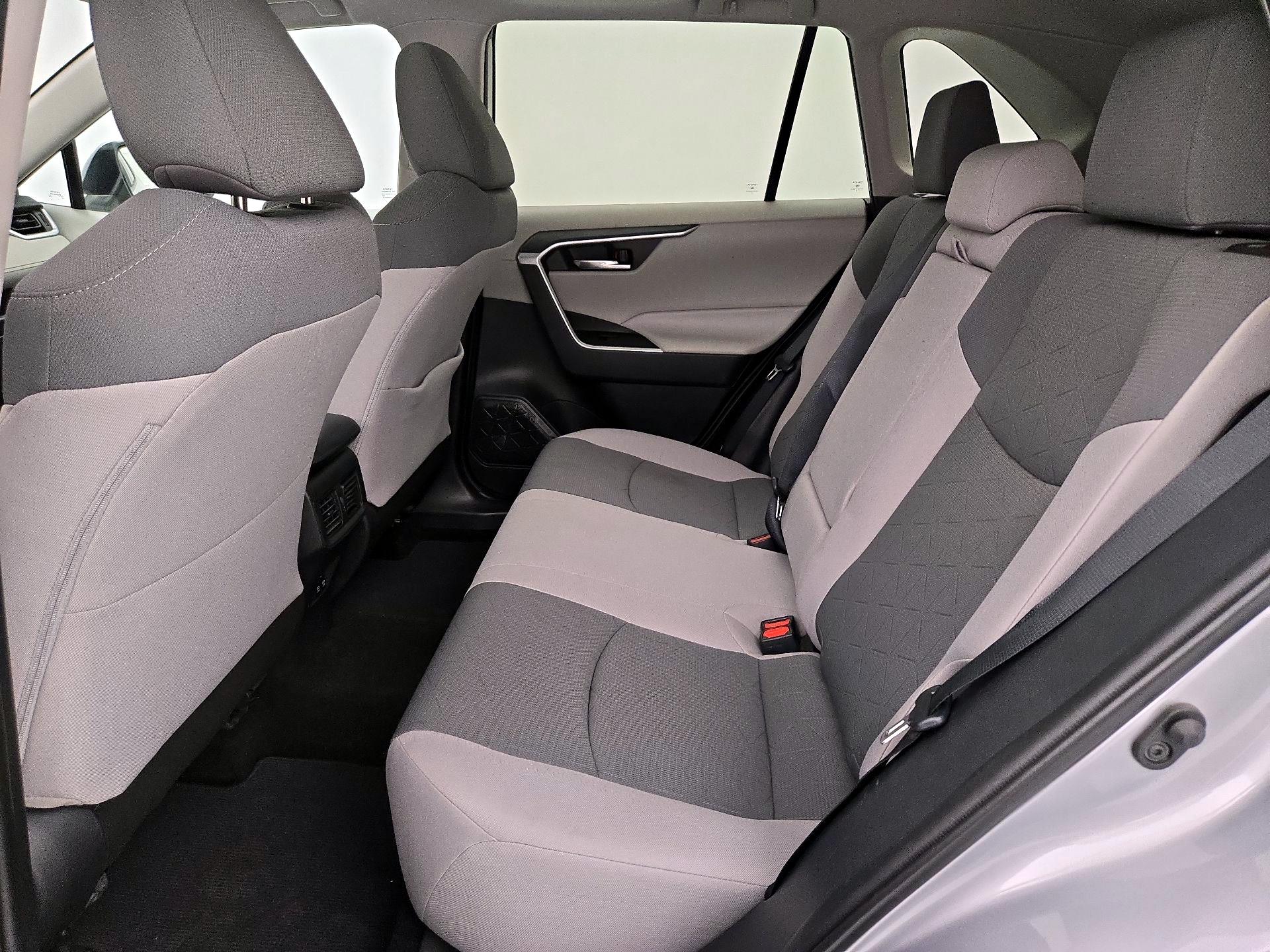 Thumbnail: 2019 Toyota RAV4 - 19