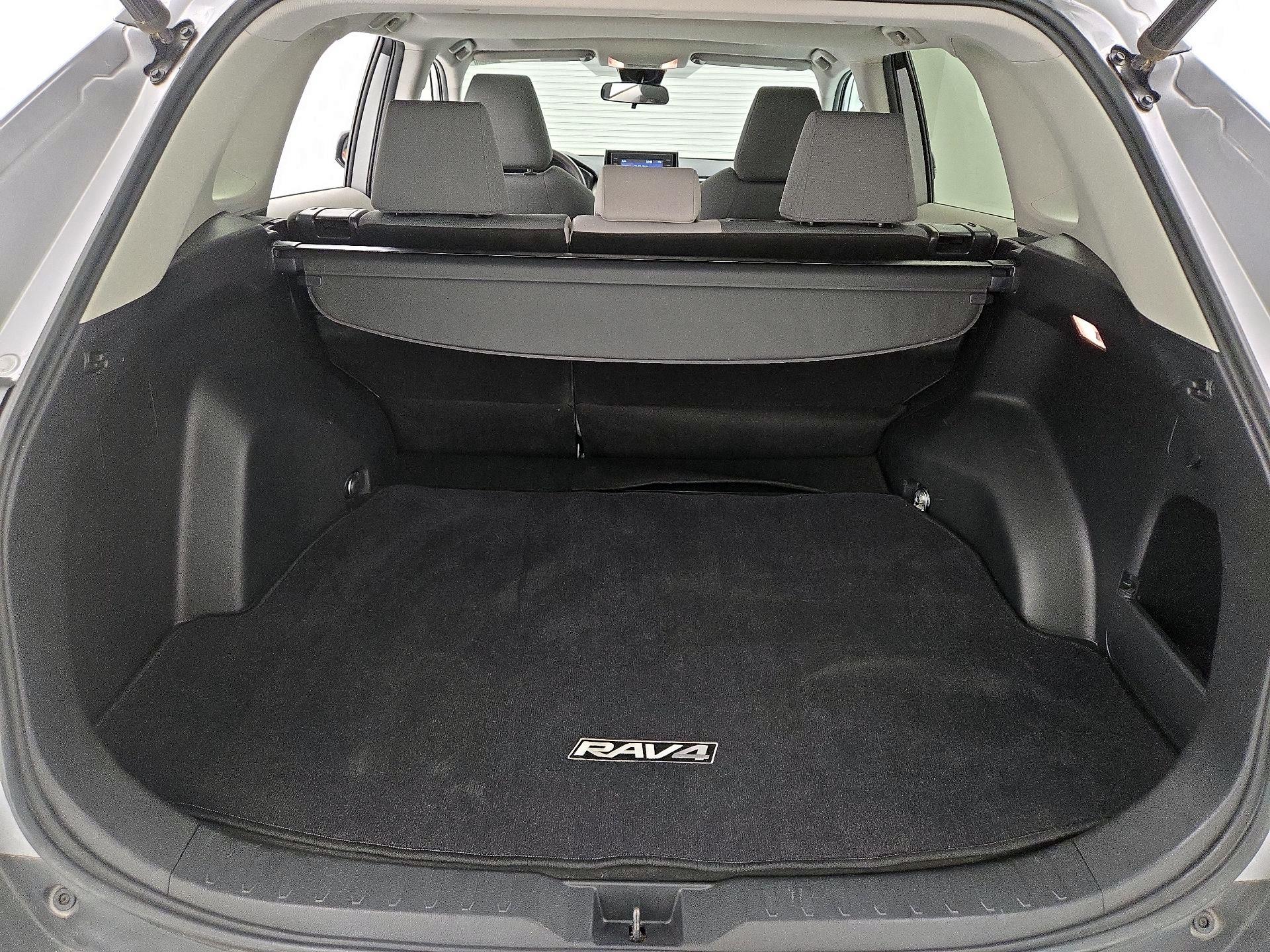 Thumbnail: 2019 Toyota RAV4 - 20