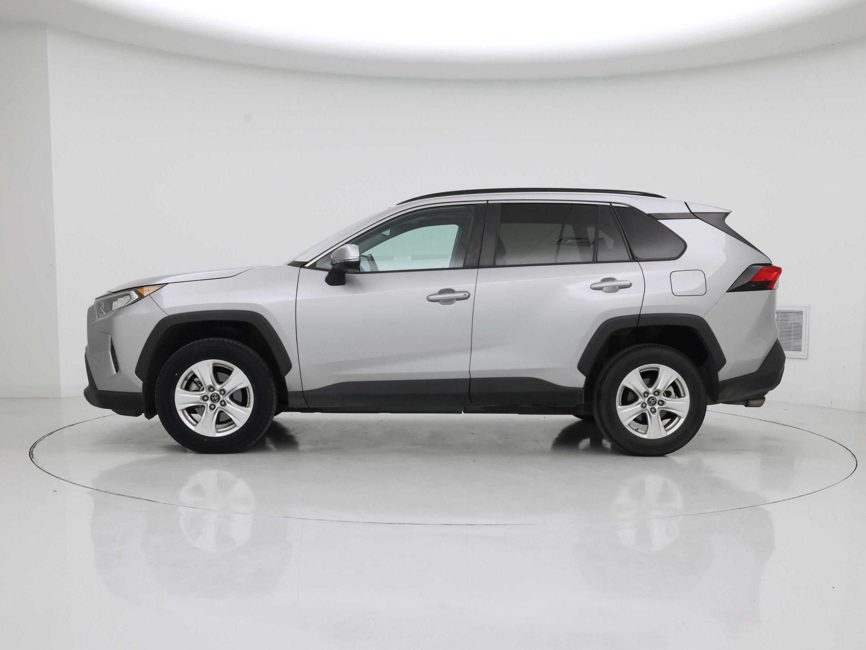 Thumbnail: 2019 Toyota RAV4 - 3