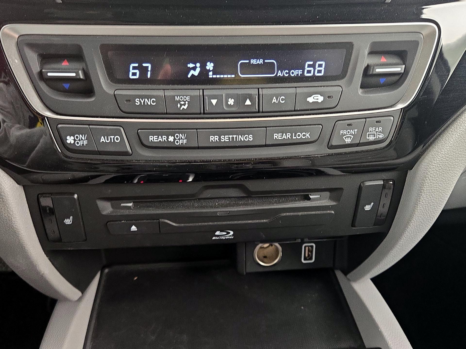 Thumbnail: 2019 Honda Pilot - 17