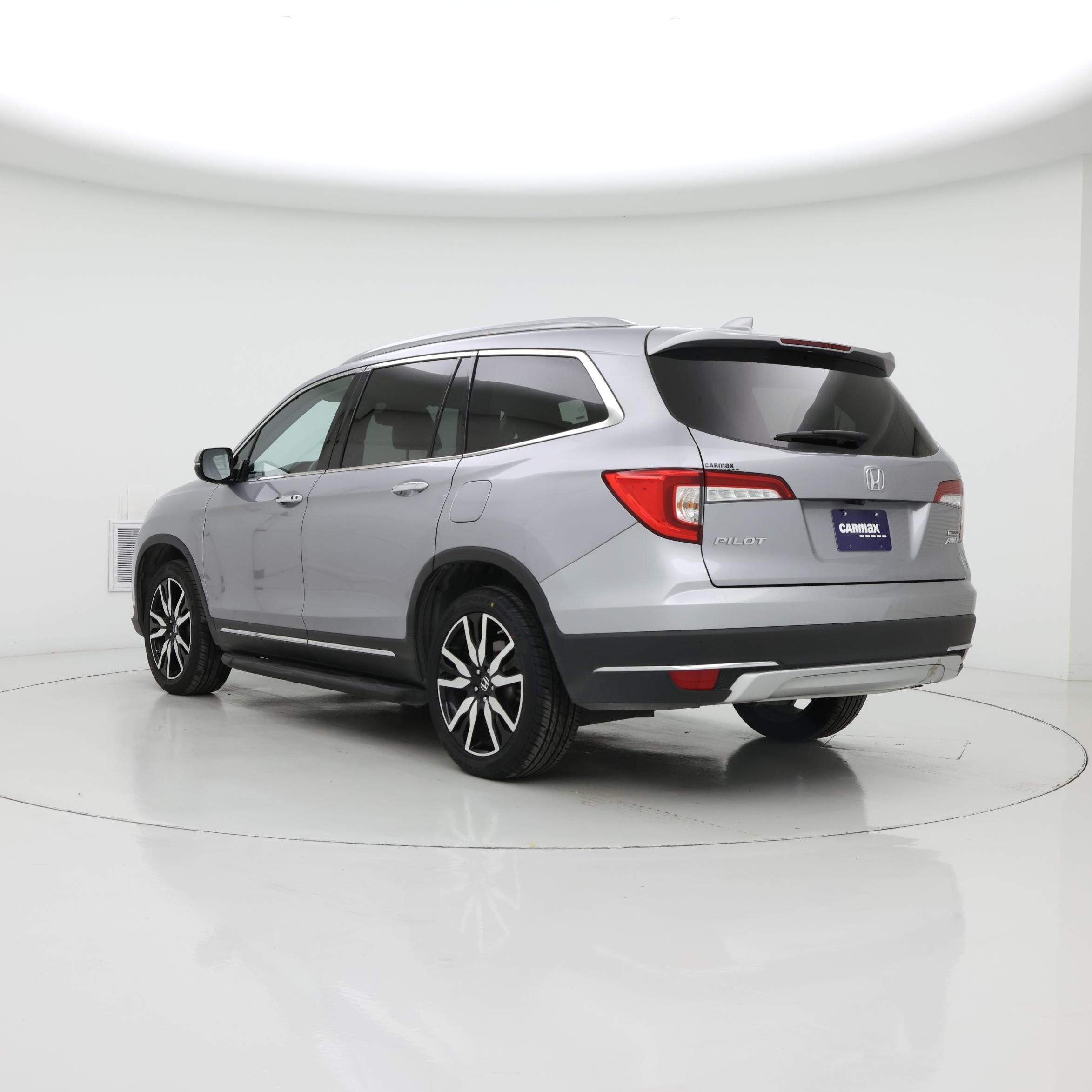 Thumbnail: 2019 Honda Pilot - 2