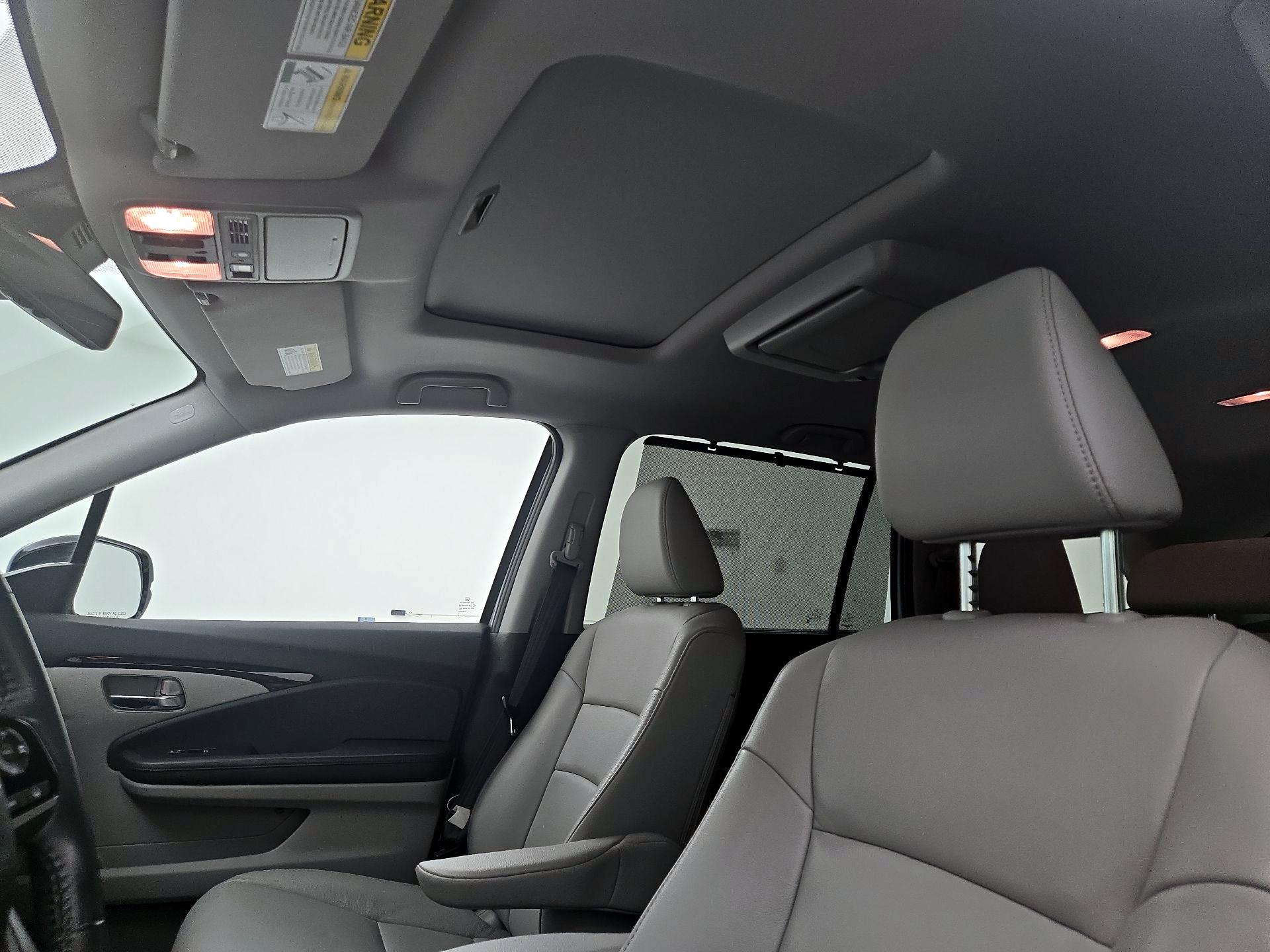 Thumbnail: 2019 Honda Pilot - 20