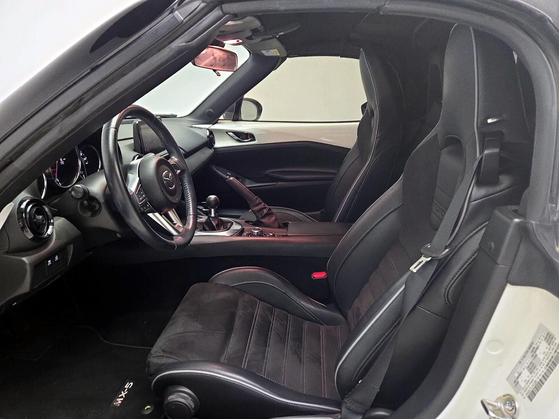 Thumbnail: 2020 Mazda MX-5 Miata - 11