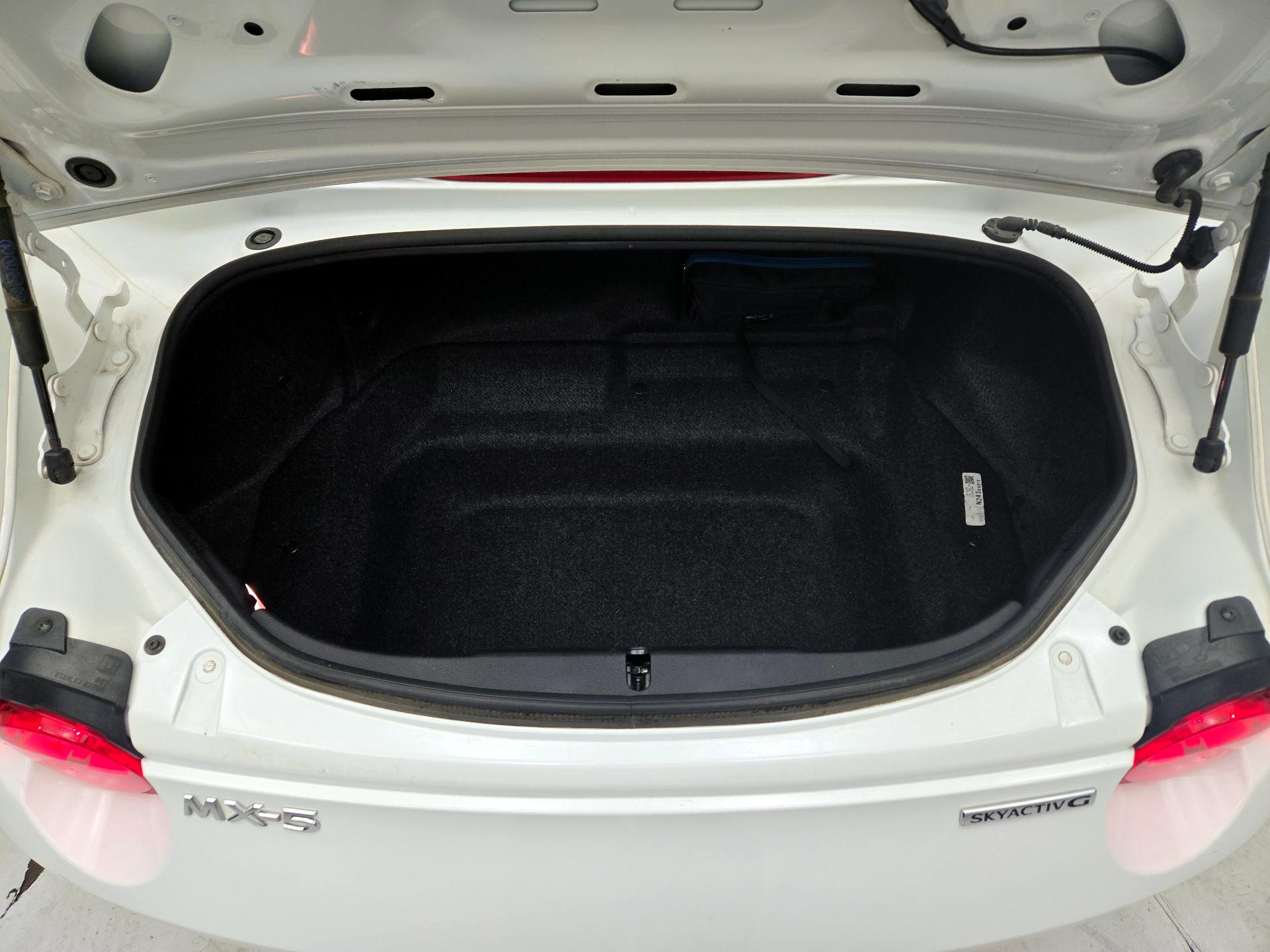 Thumbnail: 2020 Mazda MX-5 Miata - 20