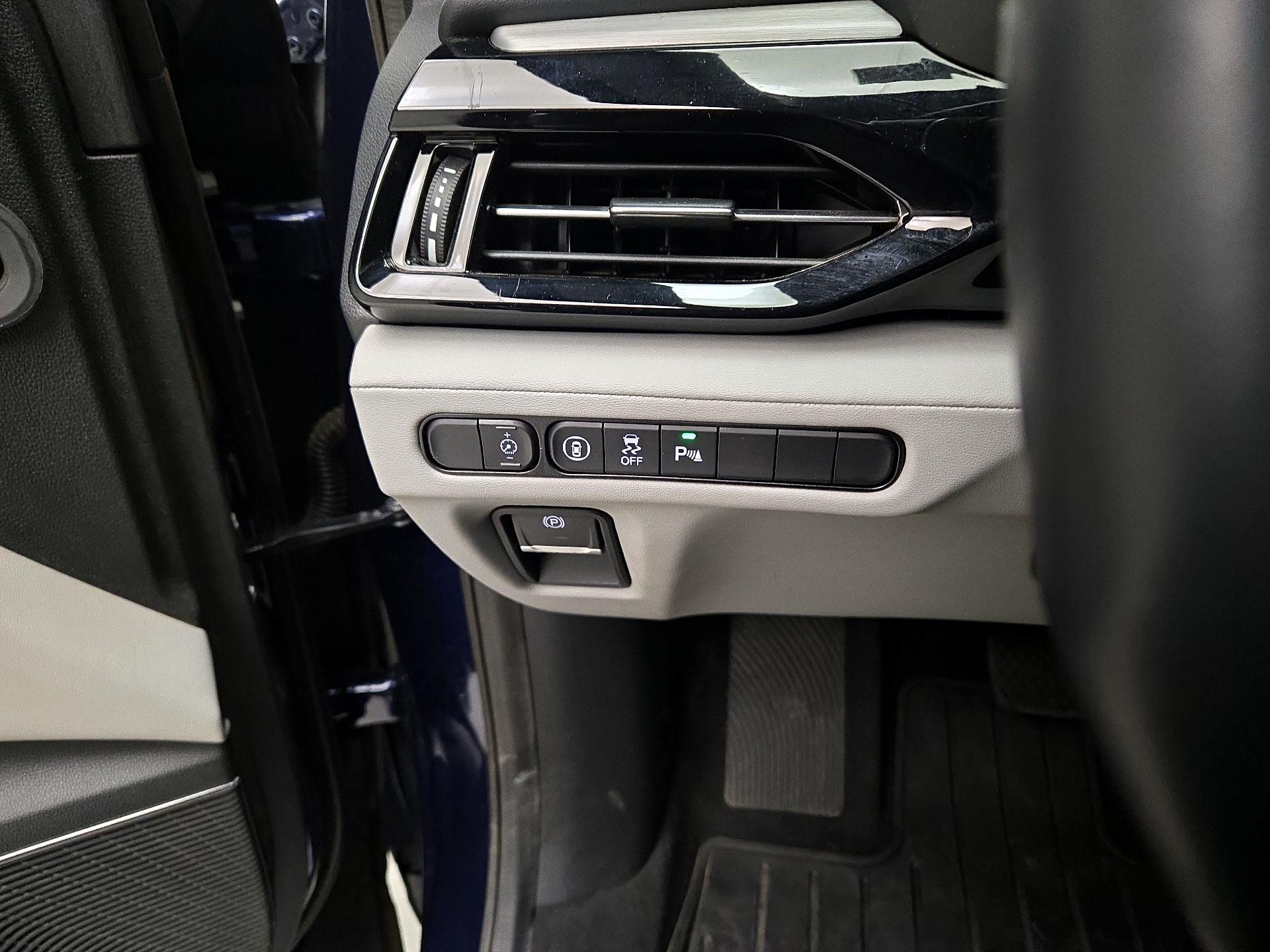 Thumbnail: 2022 Acura MDX - 13