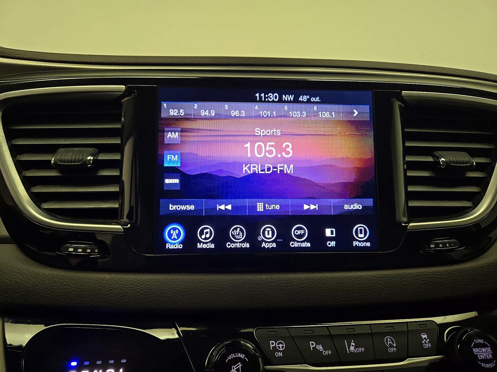 Thumbnail: 2017 Chrysler Pacifica - 15