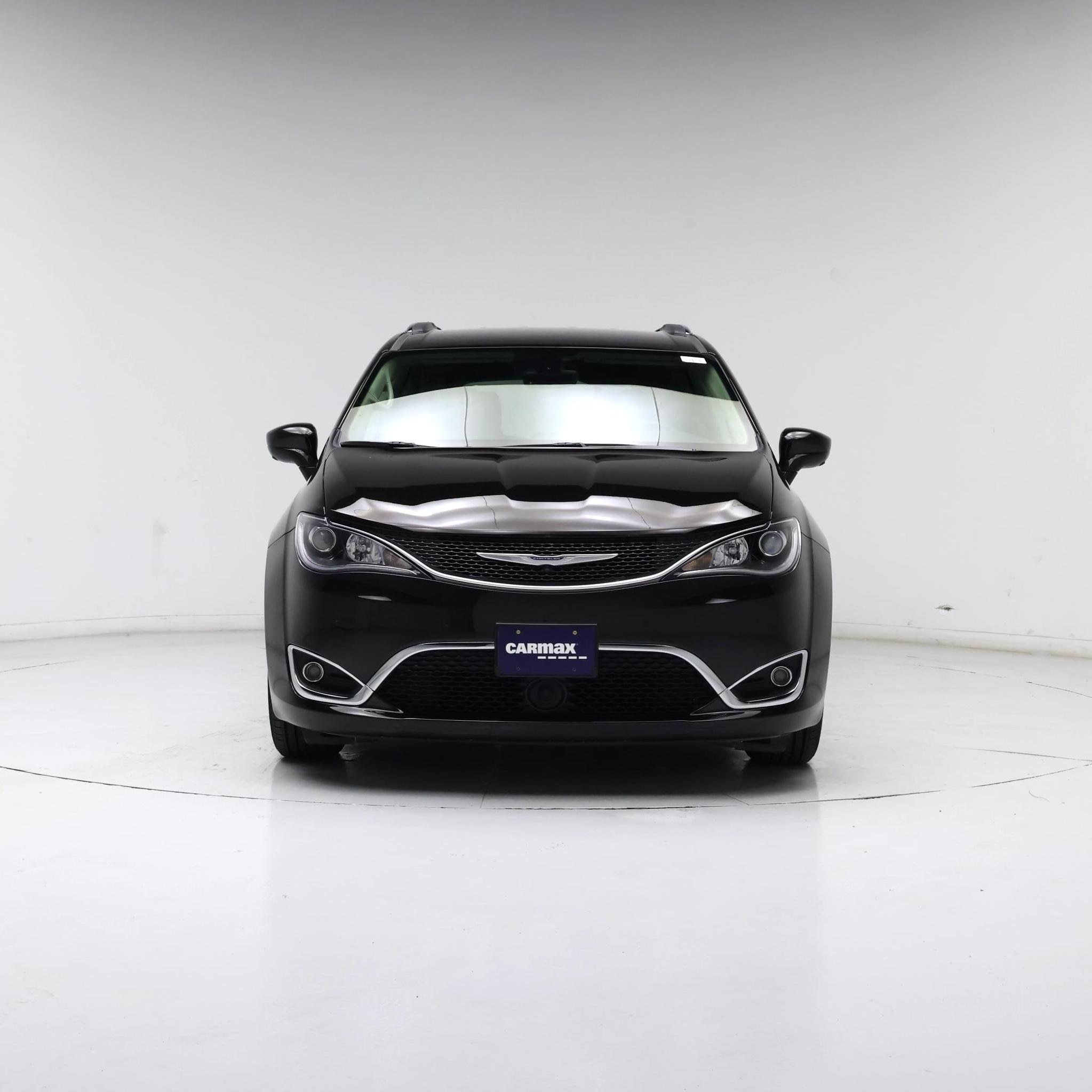 Thumbnail: 2017 Chrysler Pacifica - 5