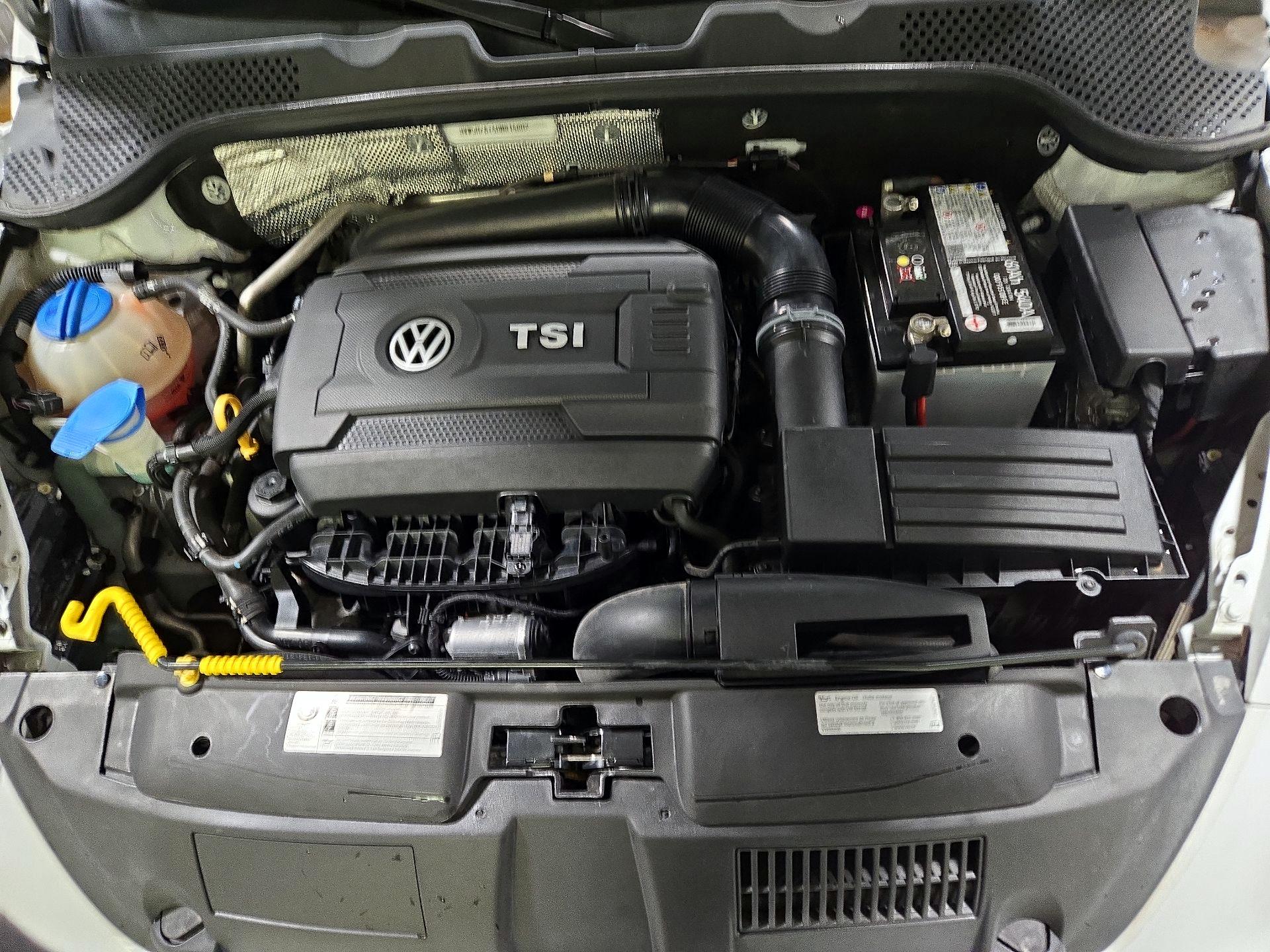 Thumbnail: 2016 Volkswagen Beetle - 20