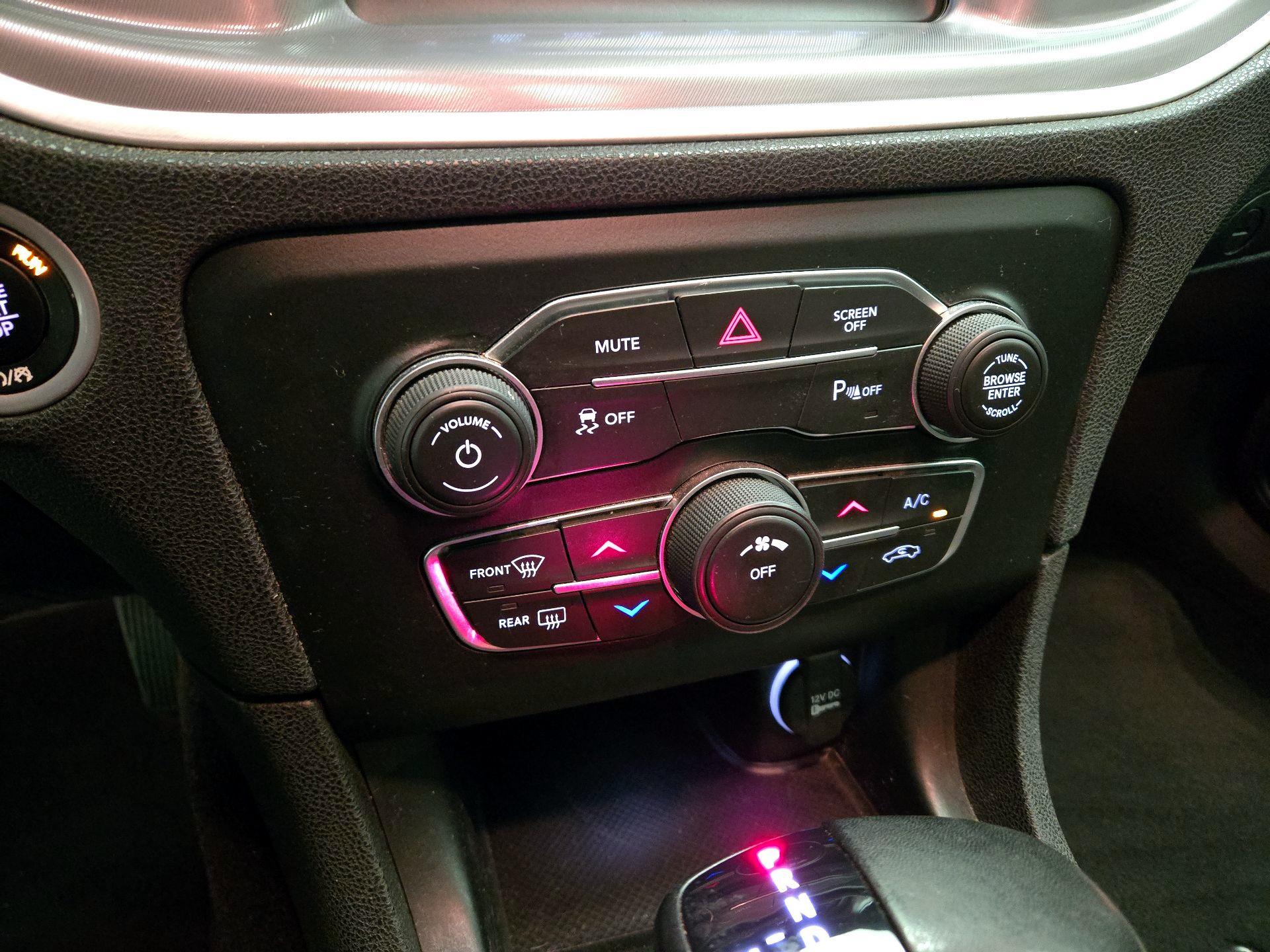 Thumbnail: 2022 Dodge Charger - 16