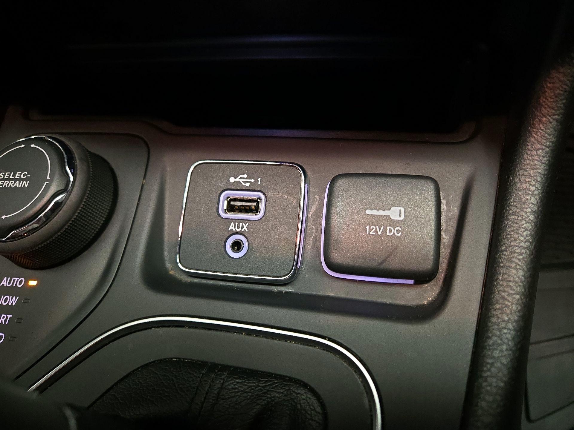 Thumbnail: 2020 Jeep Cherokee - 19