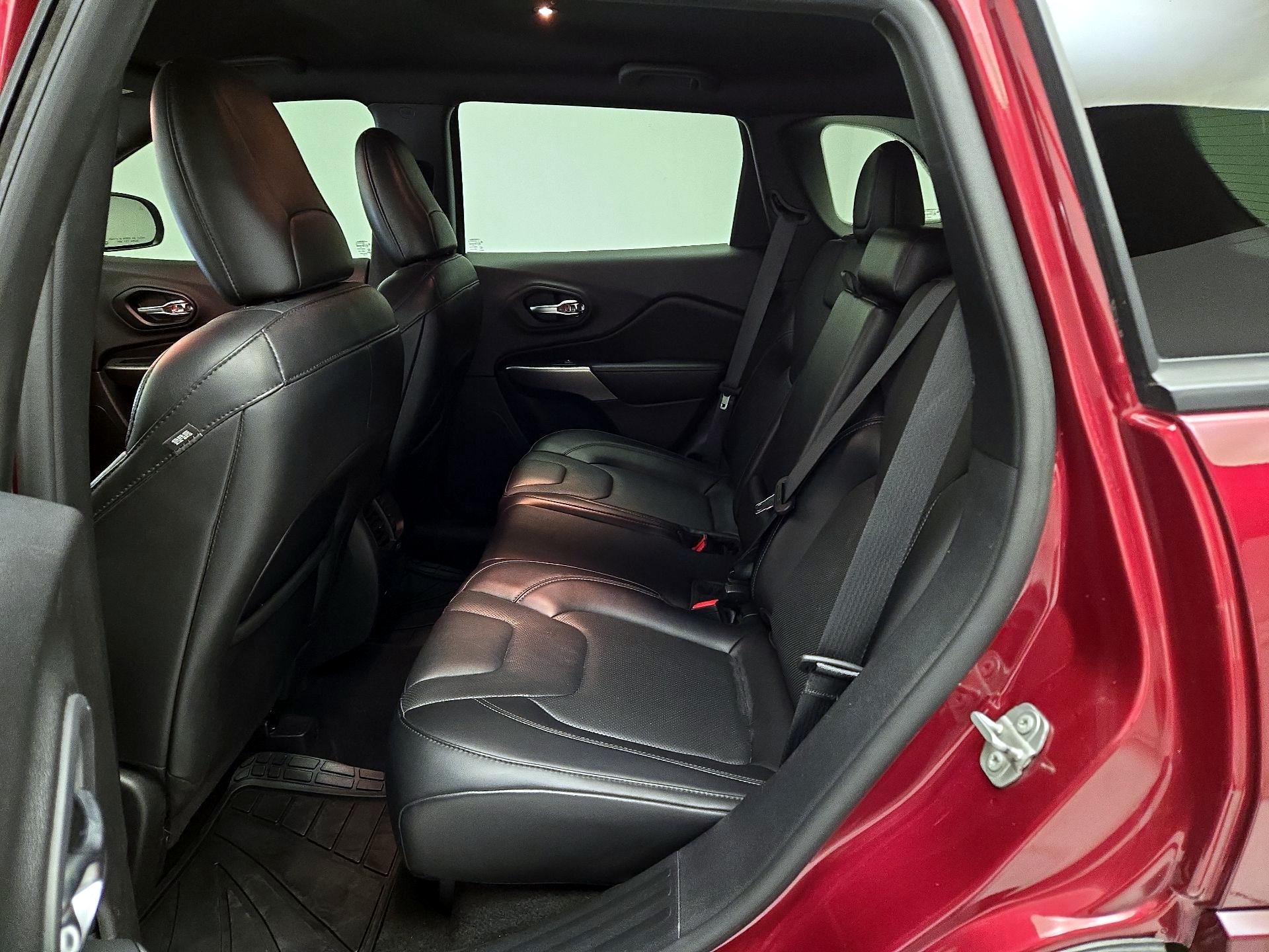 Thumbnail: 2020 Jeep Cherokee - 20