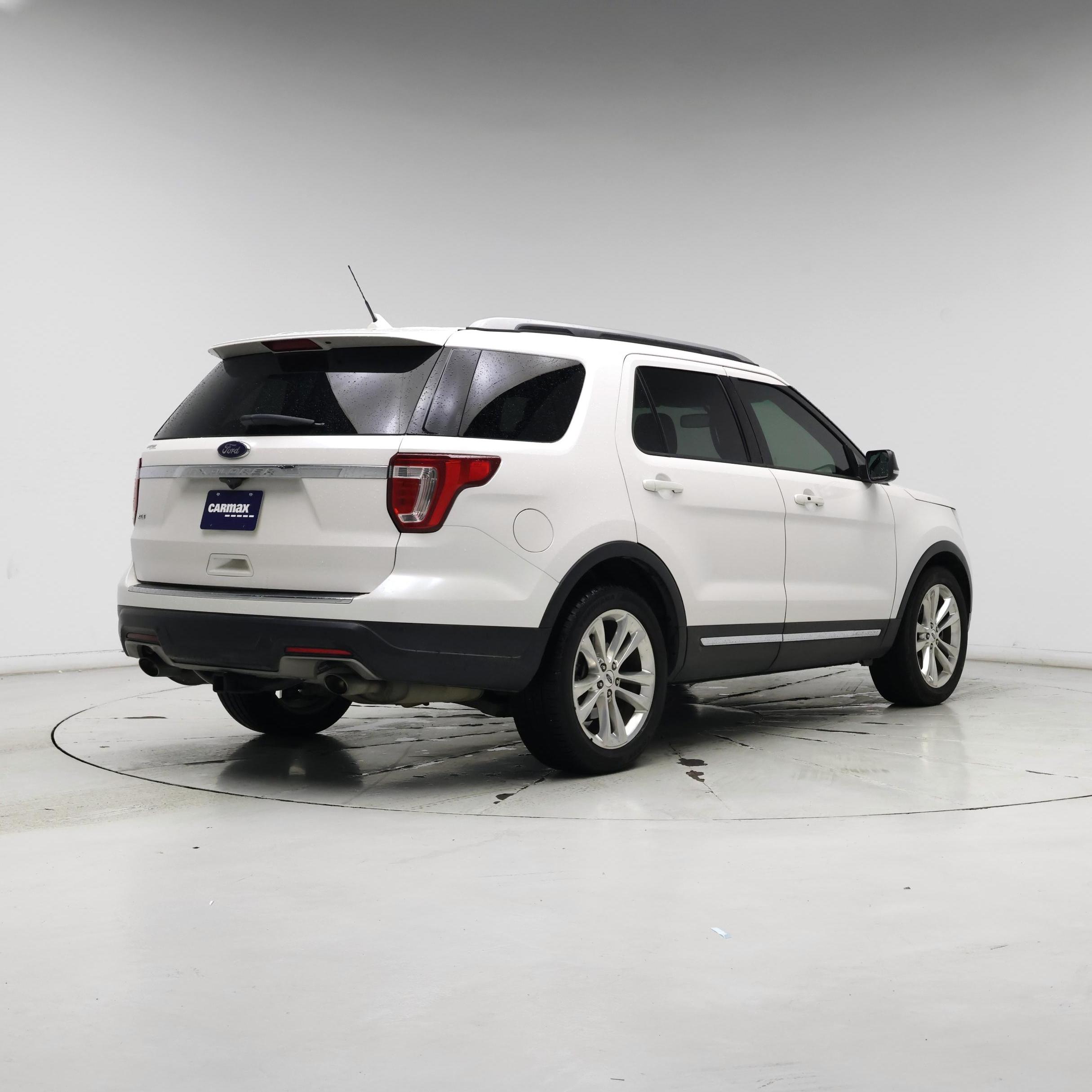 Thumbnail: 2018 Ford Explorer - 8