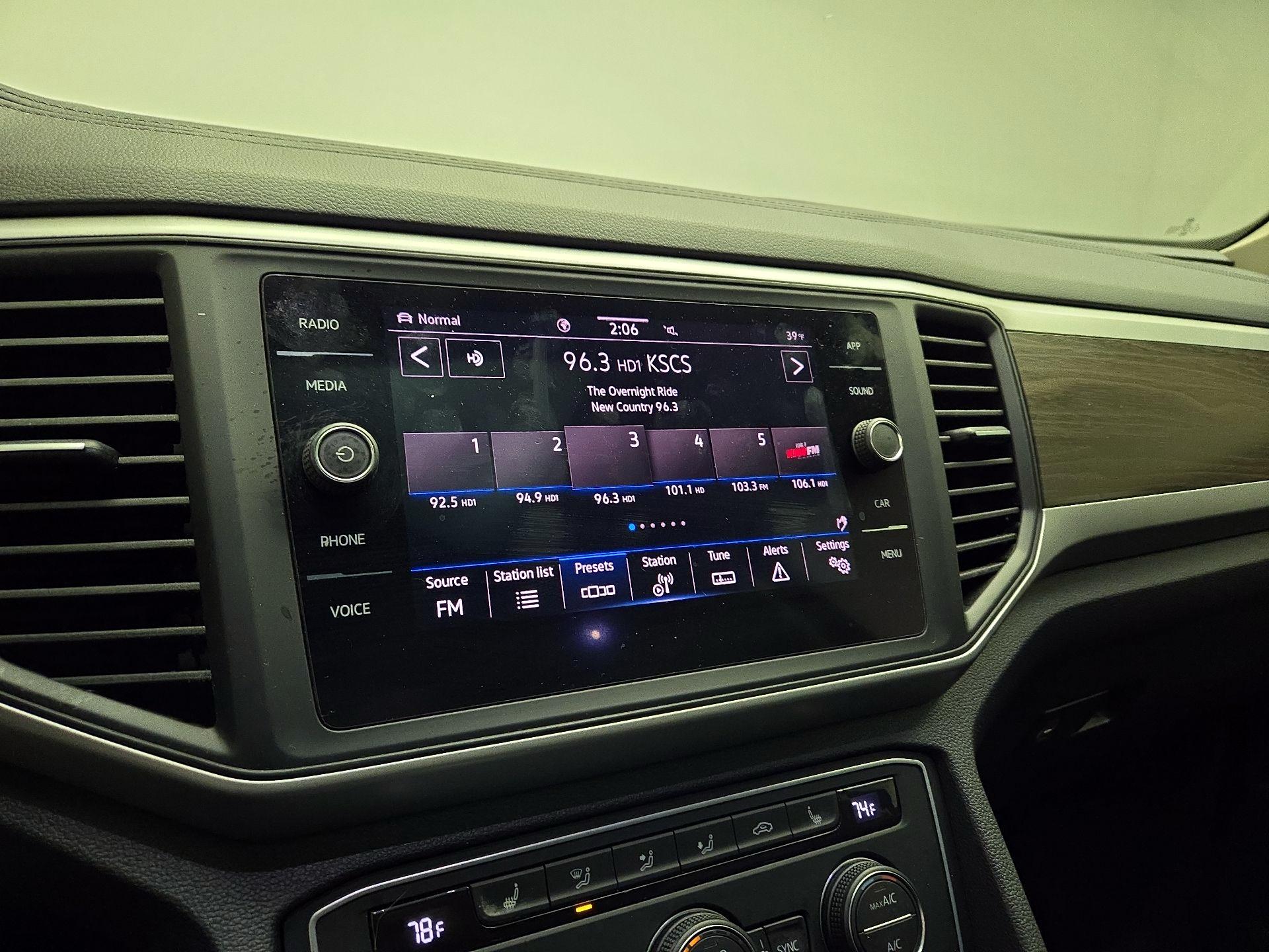 Thumbnail: 2021 Volkswagen Atlas - 14