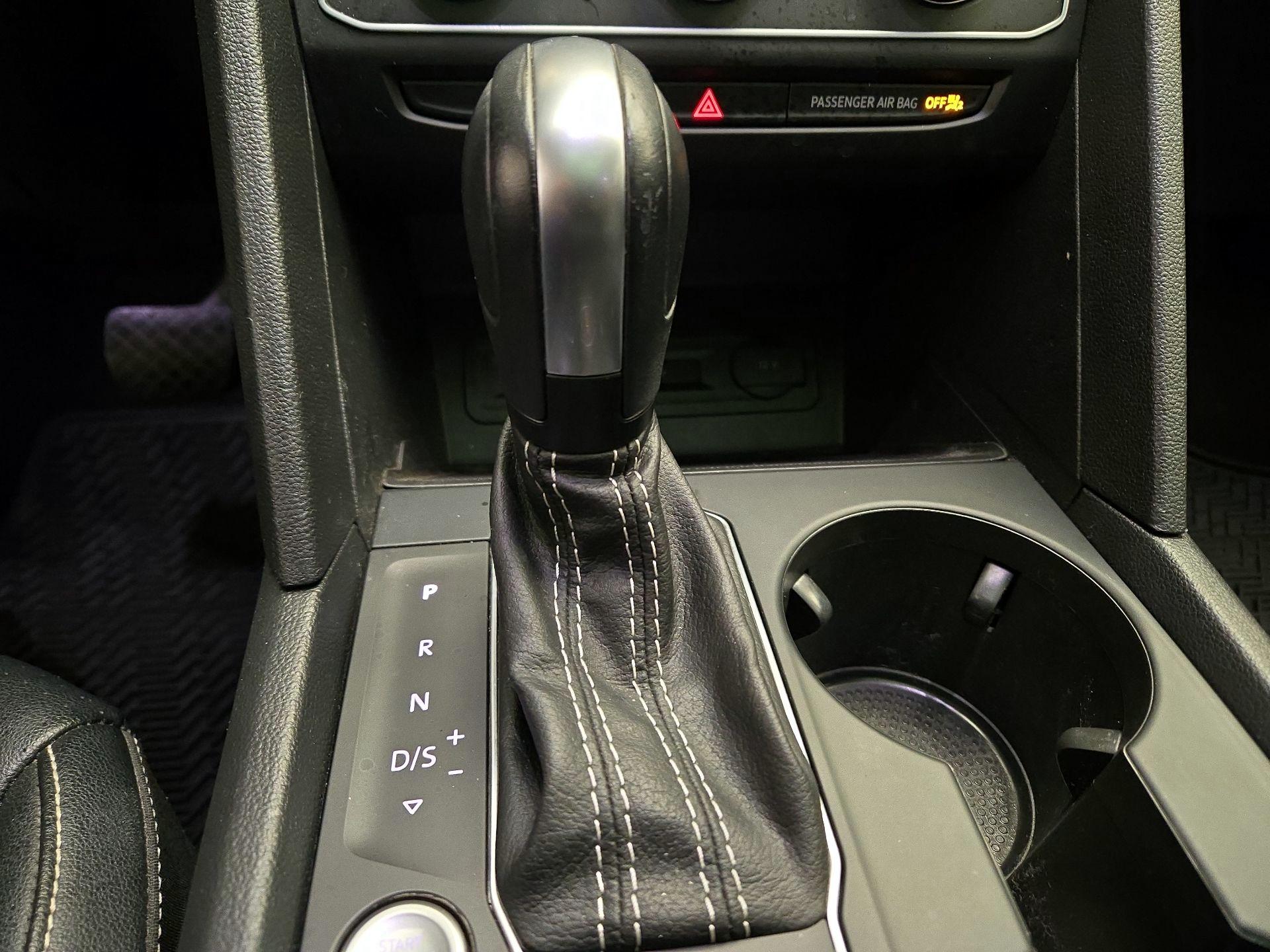 Thumbnail: 2021 Volkswagen Atlas - 16