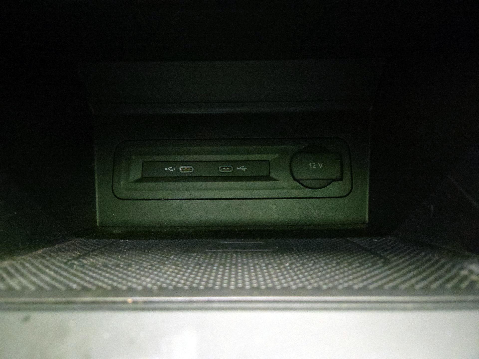 Thumbnail: 2021 Volkswagen Atlas - 17