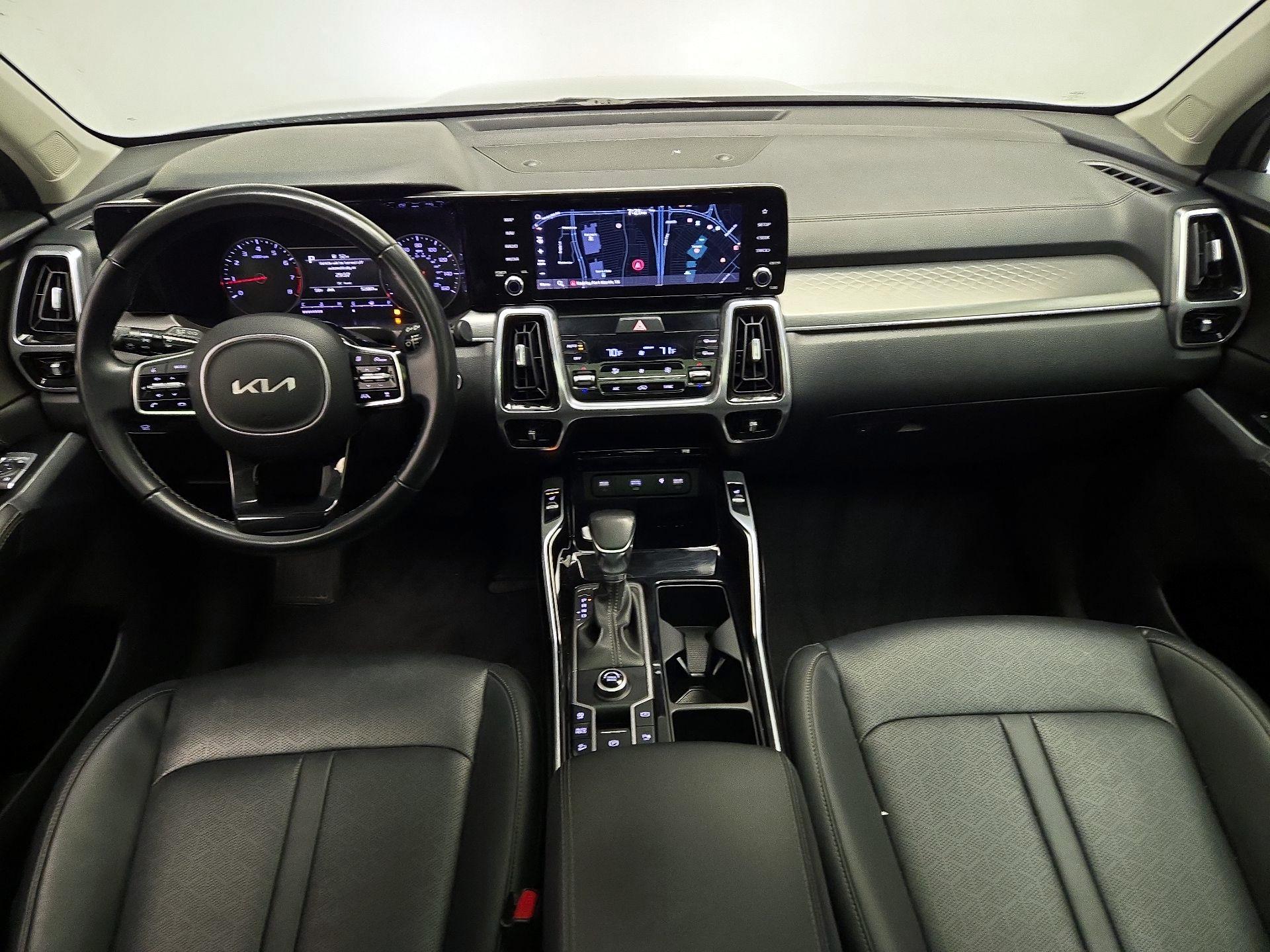 Thumbnail: 2022 Kia Sorento - 9