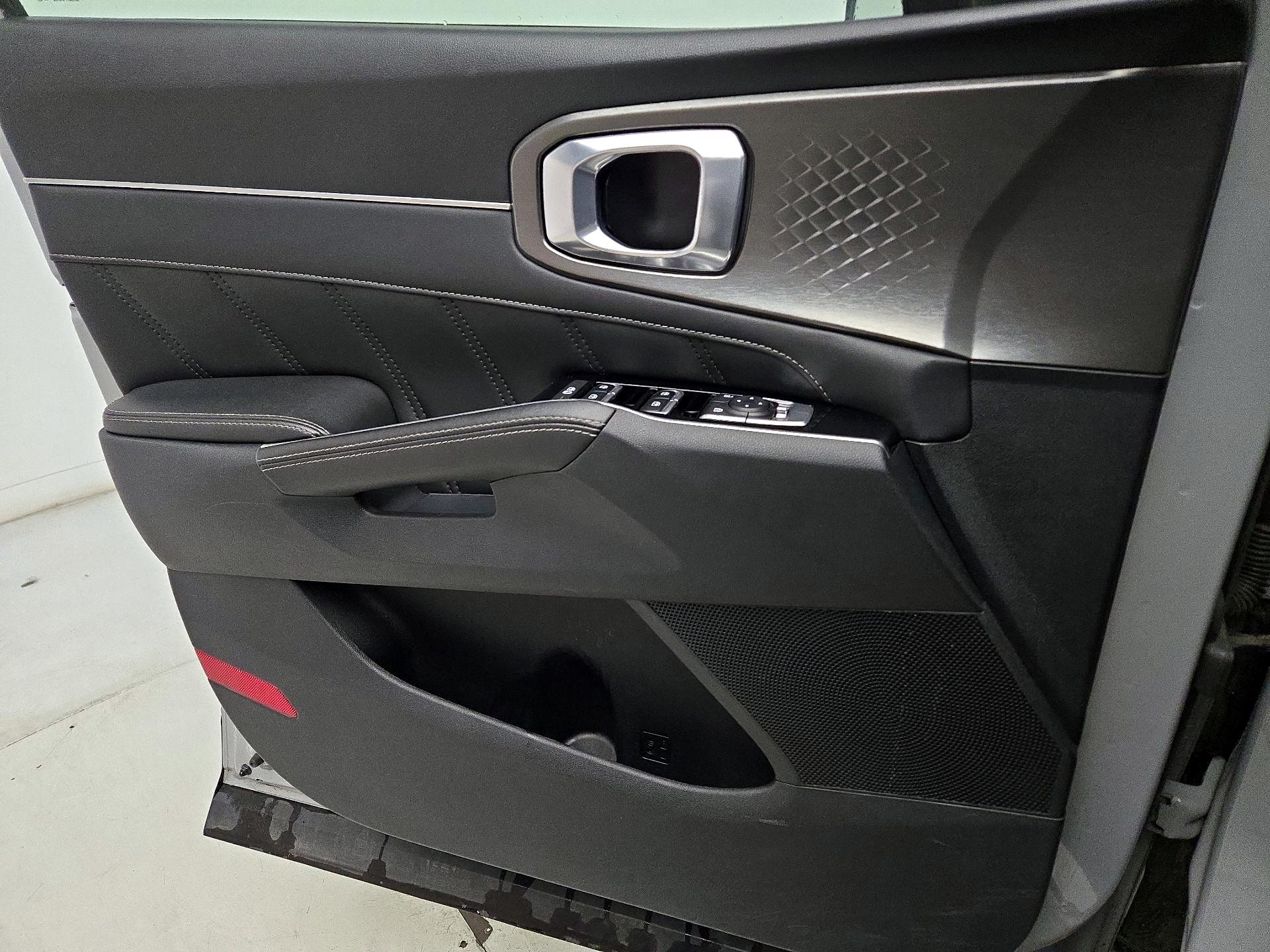 Thumbnail: 2022 Kia Sorento - 12