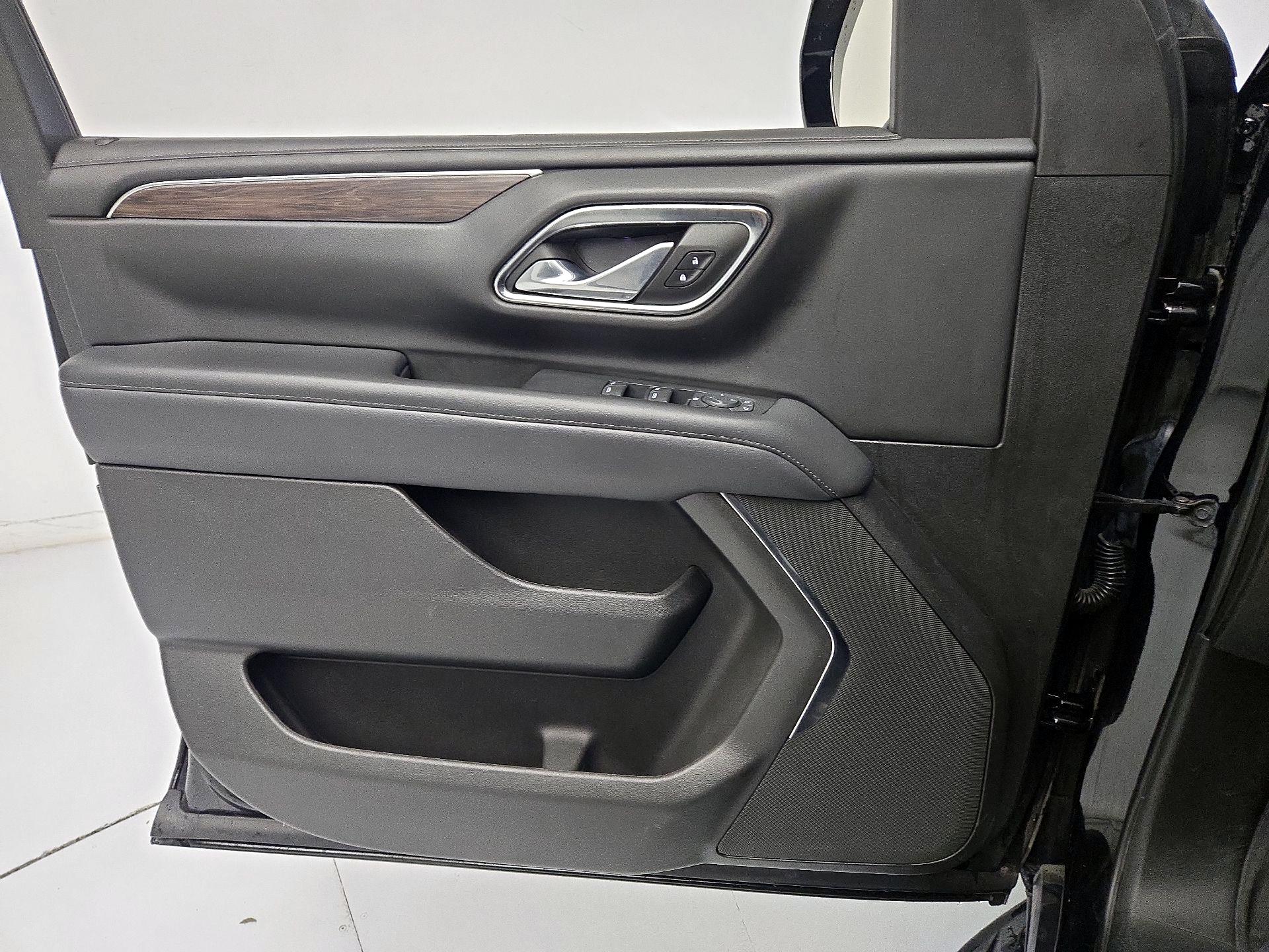 Thumbnail: 2023 Chevrolet Suburban - 12