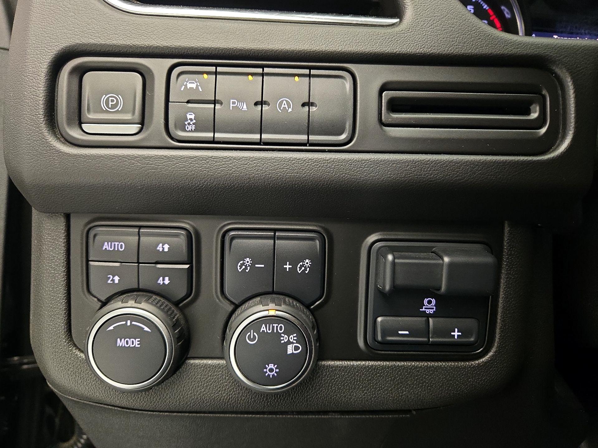 Thumbnail: 2023 Chevrolet Suburban - 13