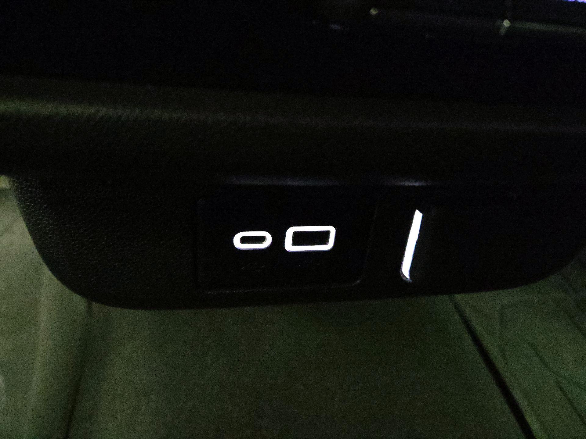 Thumbnail: 2023 Chevrolet Suburban - 18