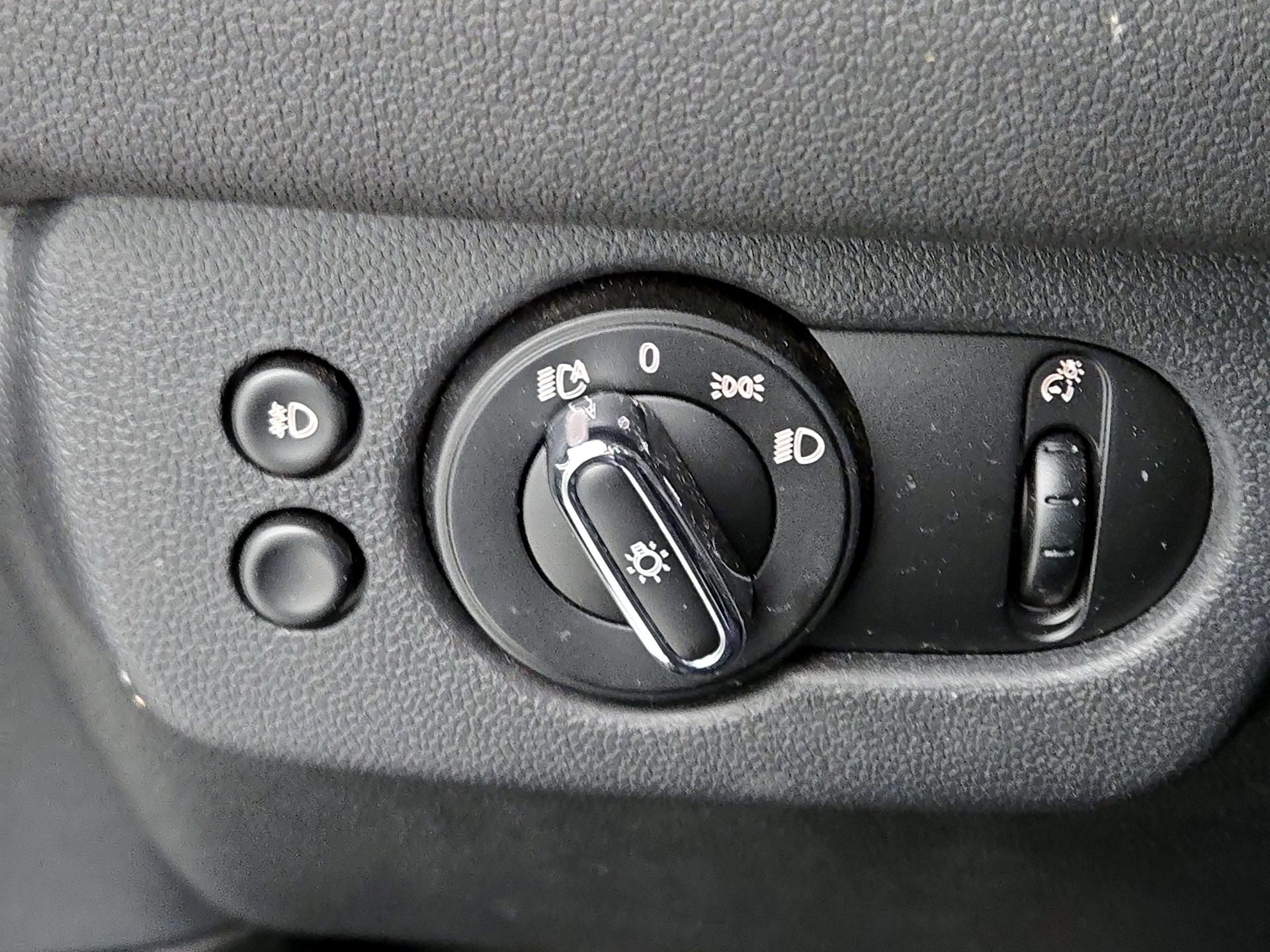 Thumbnail: 2019 MINI Cooper Clubman - 13