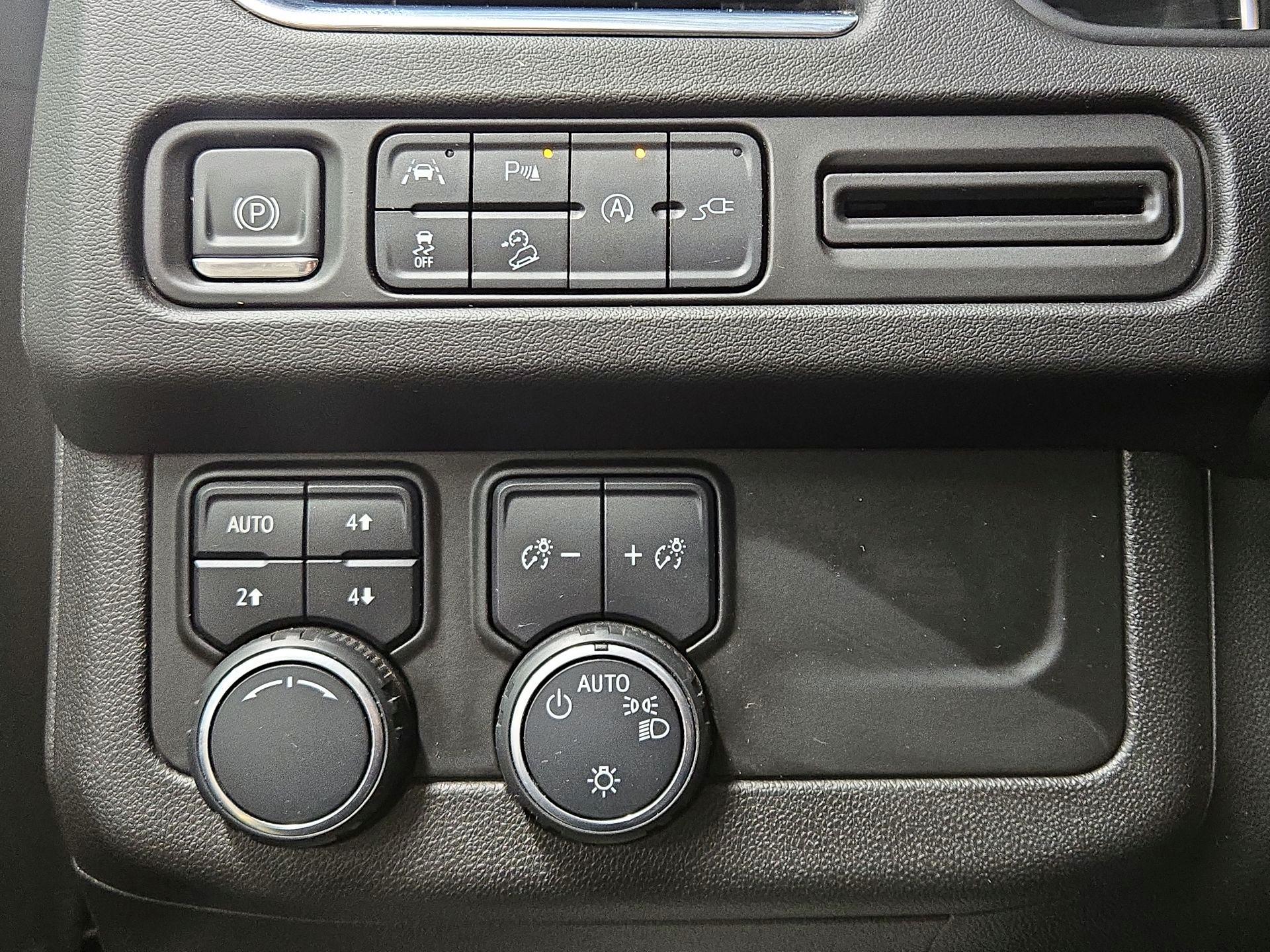 Thumbnail: 2021 Chevrolet Tahoe - 13