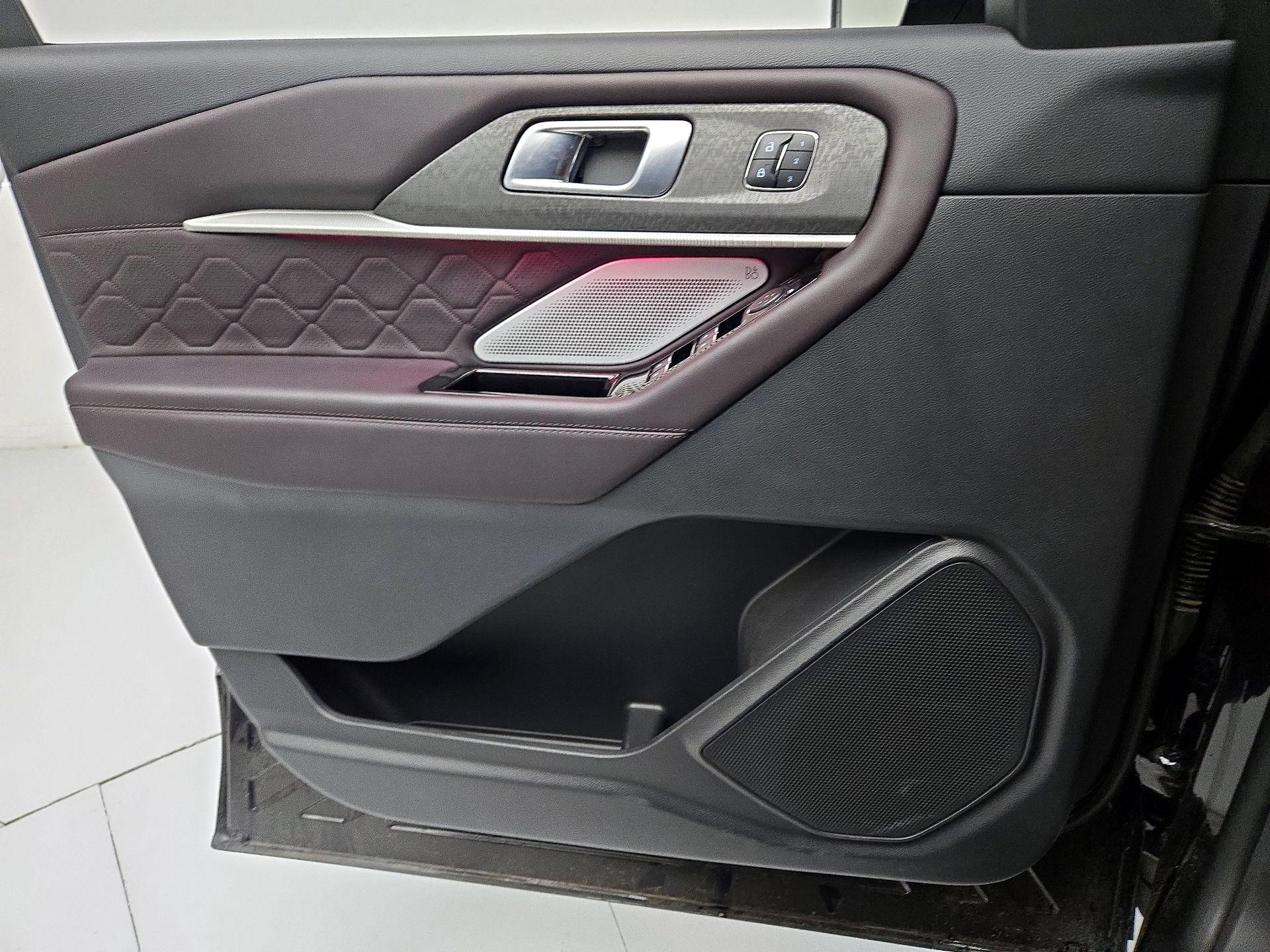 Thumbnail: 2025 Ford Explorer - 12