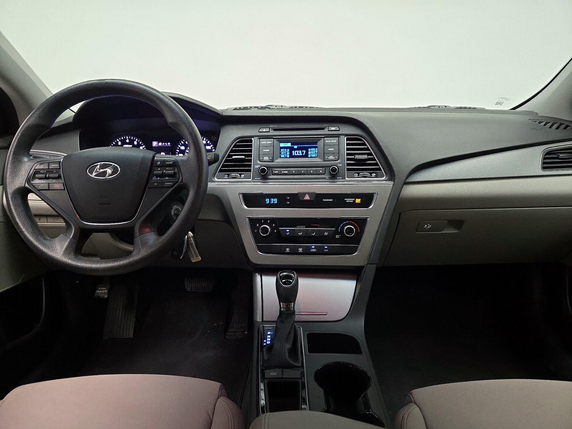 Thumbnail: 2015 Hyundai Sonata - 9