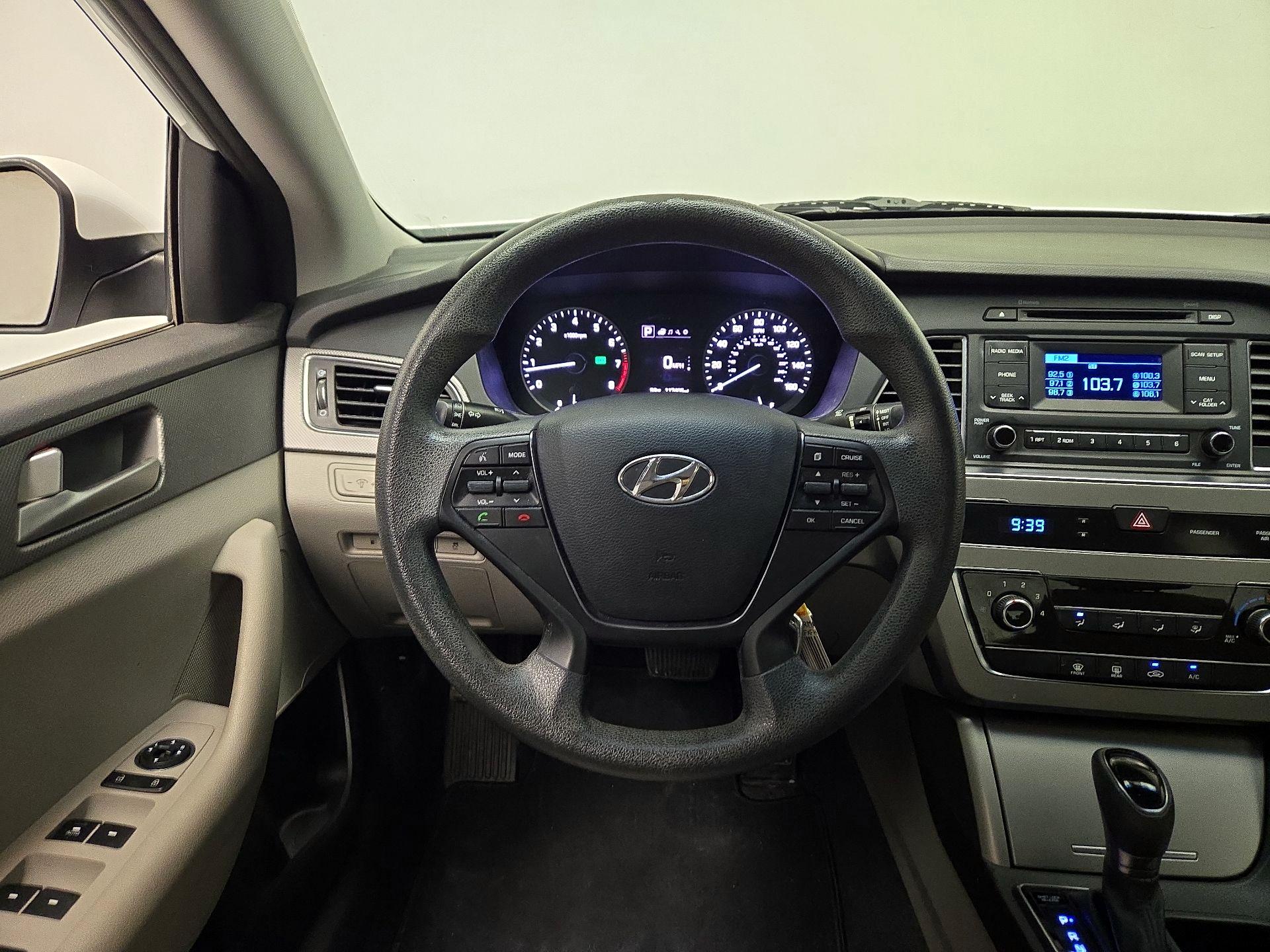 Thumbnail: 2015 Hyundai Sonata - 10
