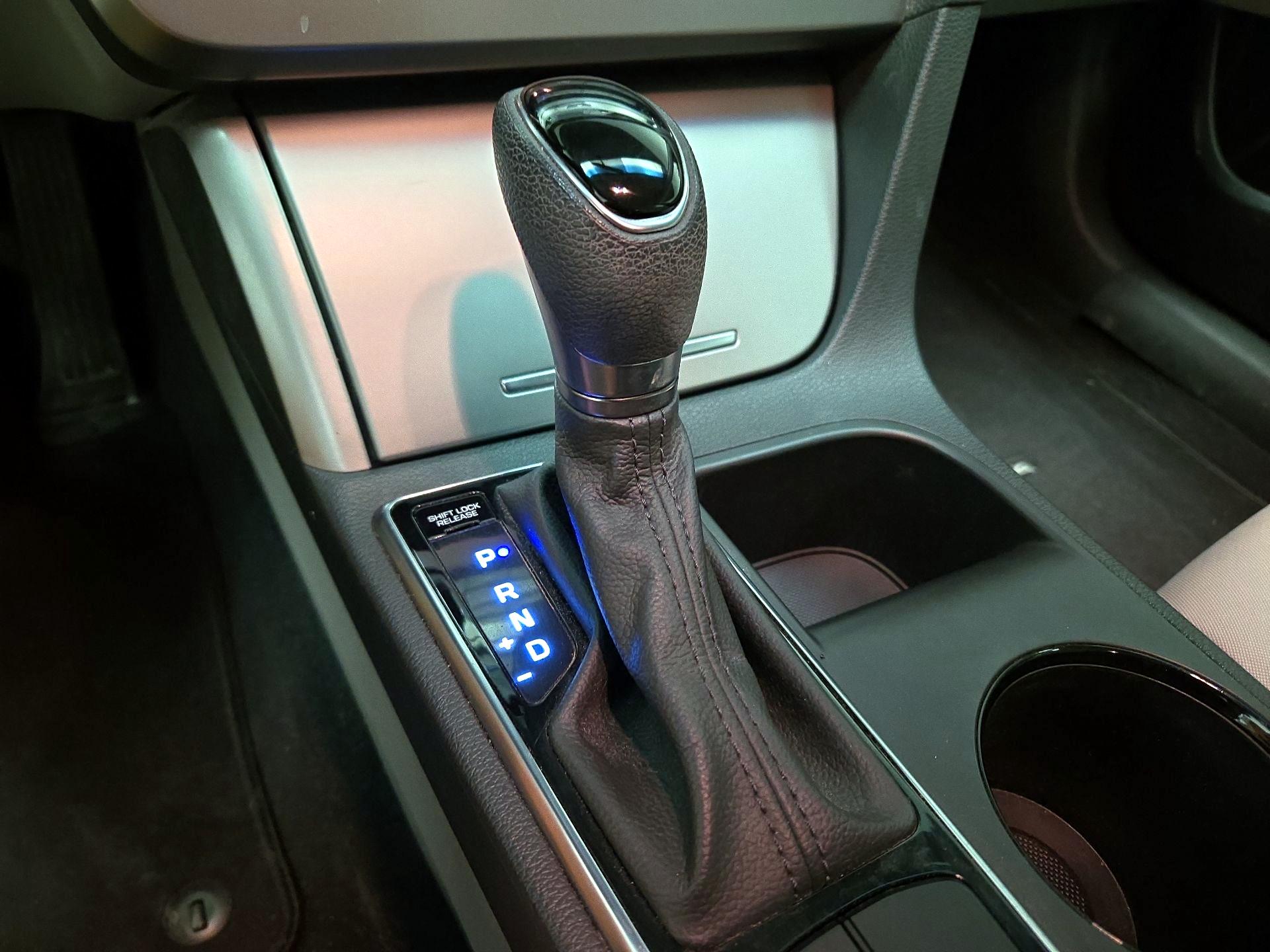 Thumbnail: 2015 Hyundai Sonata - 16