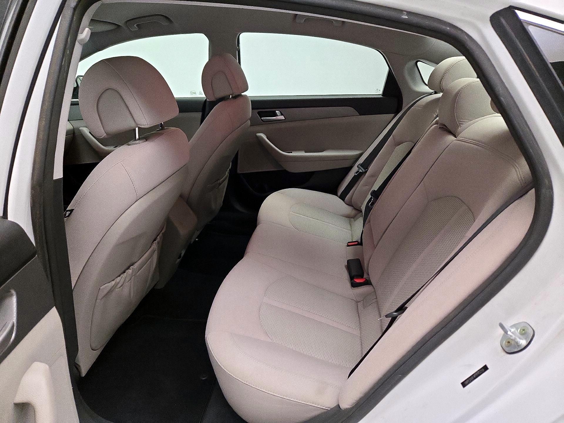 Thumbnail: 2015 Hyundai Sonata - 18