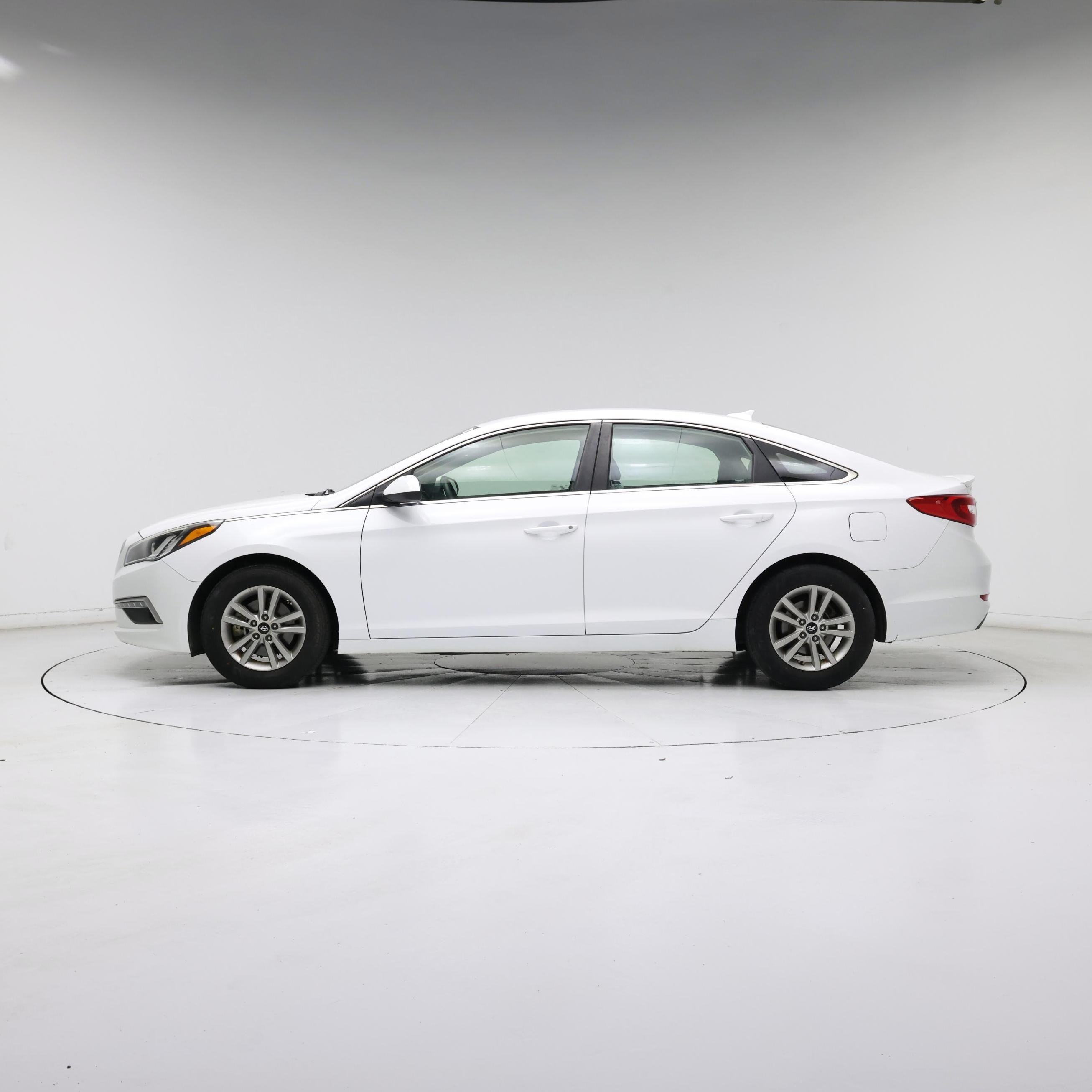 Thumbnail: 2015 Hyundai Sonata - 3