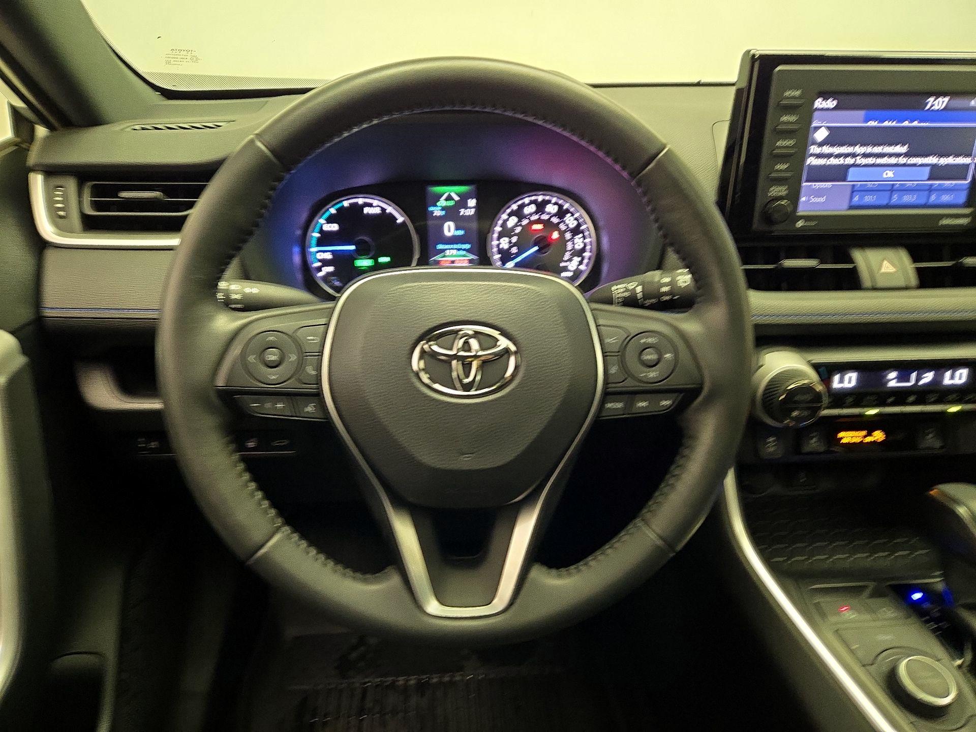 Thumbnail: 2022 Toyota RAV4 - 10