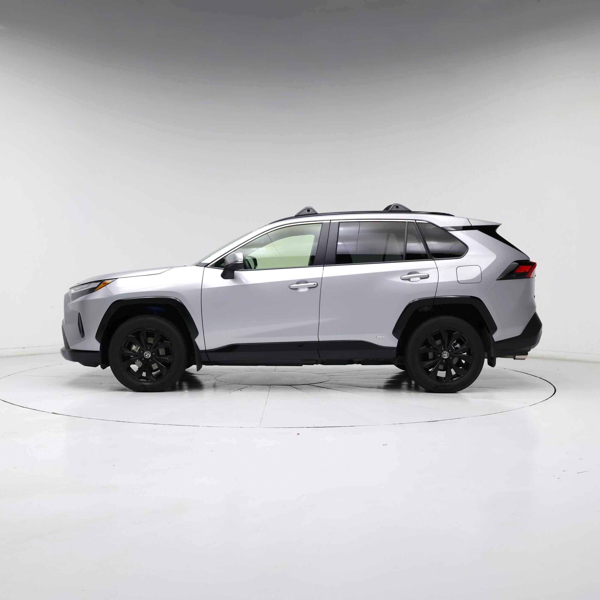 Thumbnail: 2022 Toyota RAV4 - 3