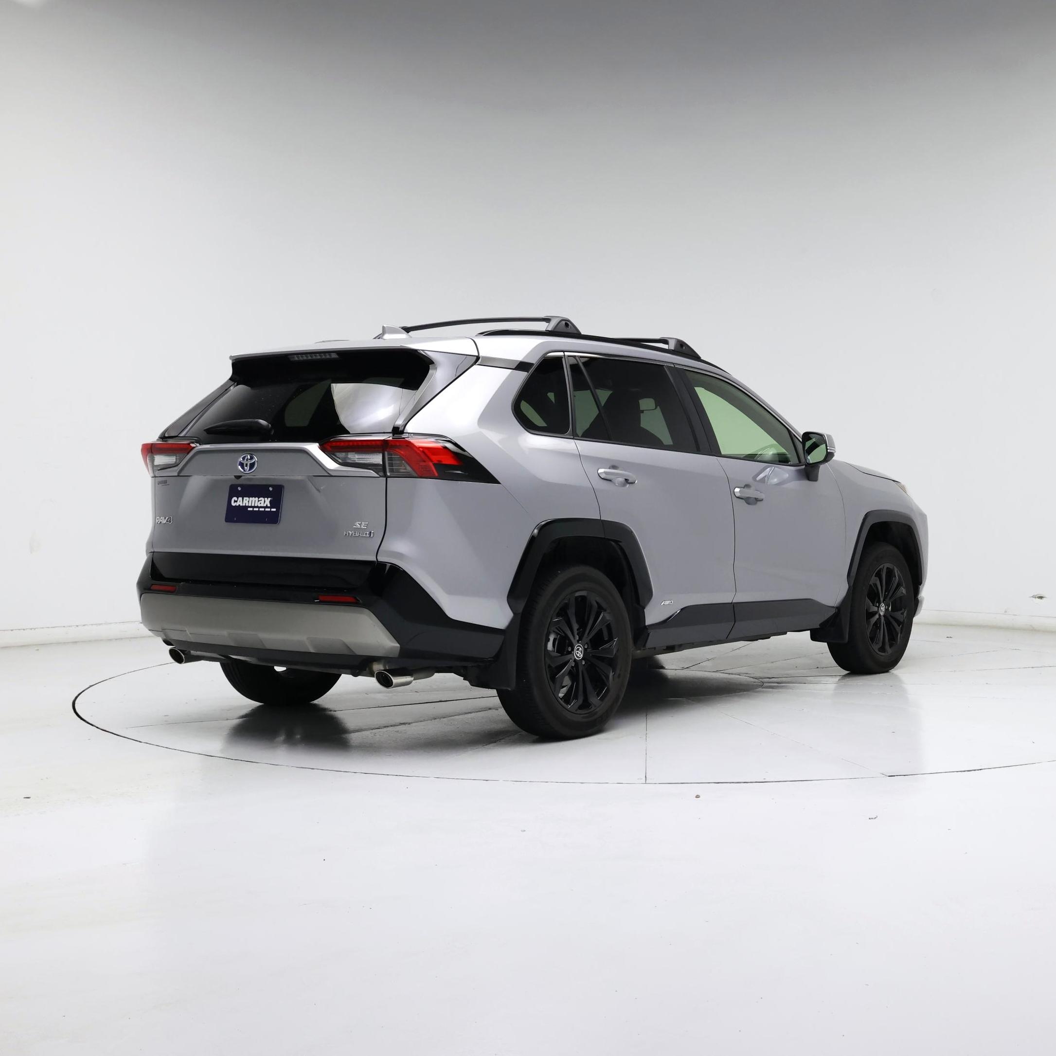 Thumbnail: 2022 Toyota RAV4 - 8
