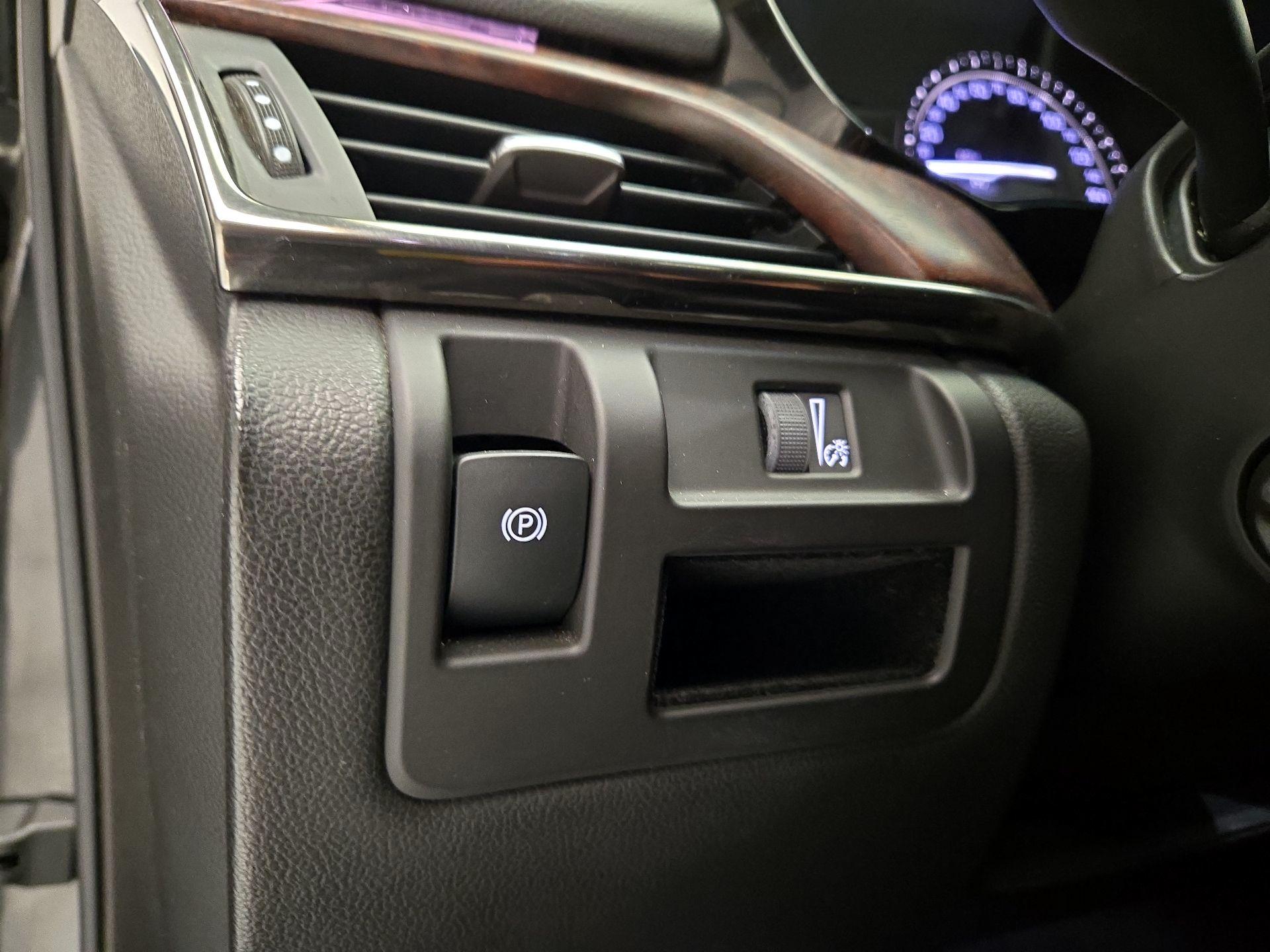 Thumbnail: 2018 Cadillac CTS - 13