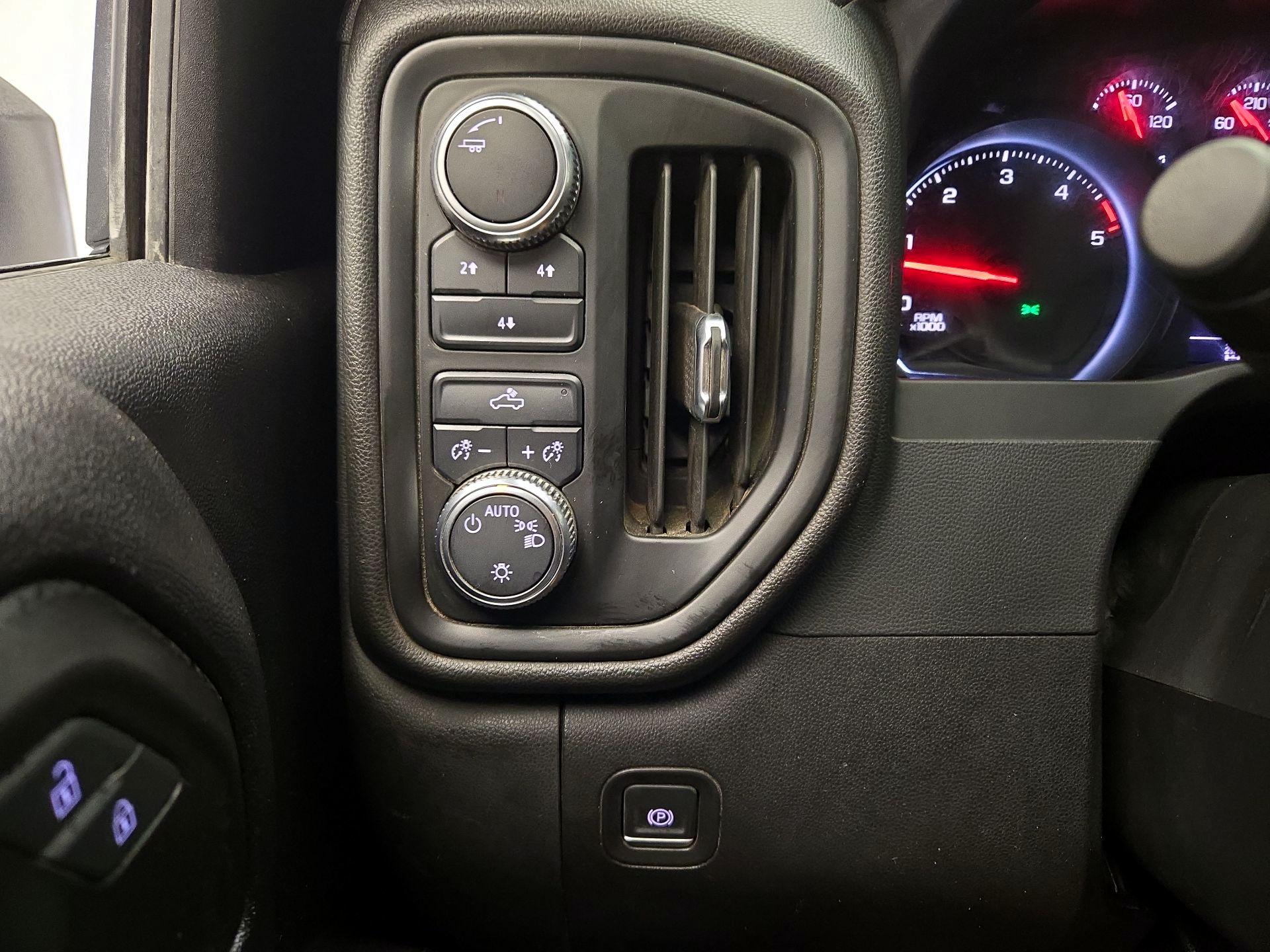 Thumbnail: 2023 GMC Sierra 3500 - 11