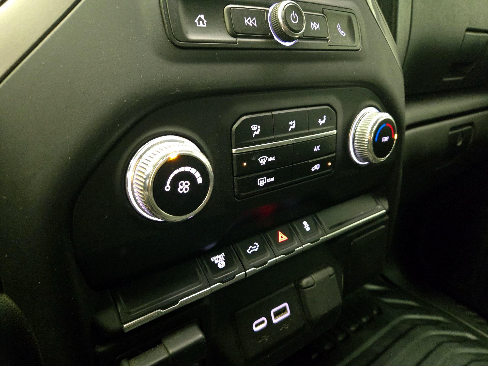 Thumbnail: 2023 GMC Sierra 3500 - 14