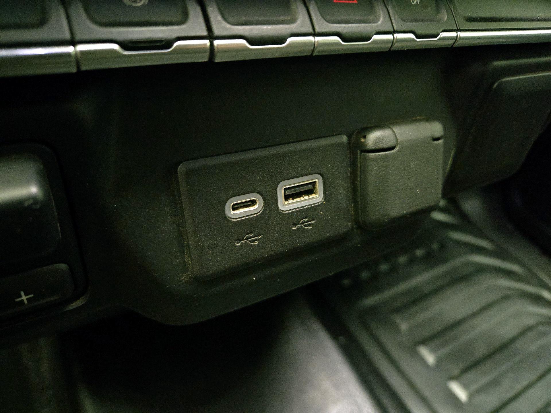 Thumbnail: 2023 GMC Sierra 3500 - 16