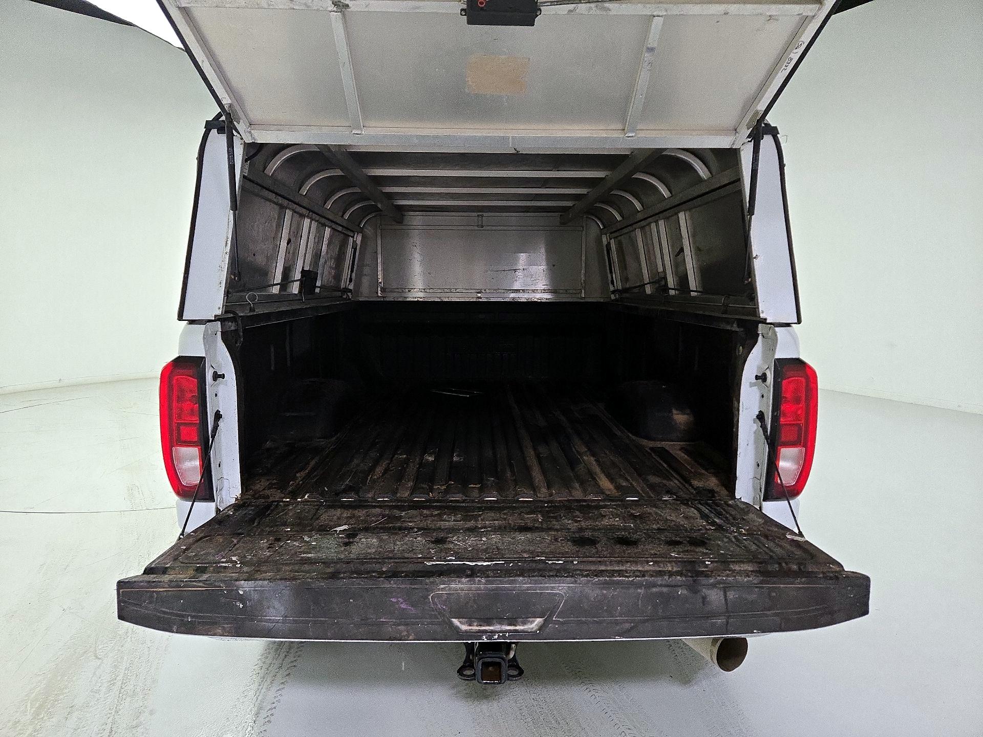 Thumbnail: 2023 GMC Sierra 3500 - 18