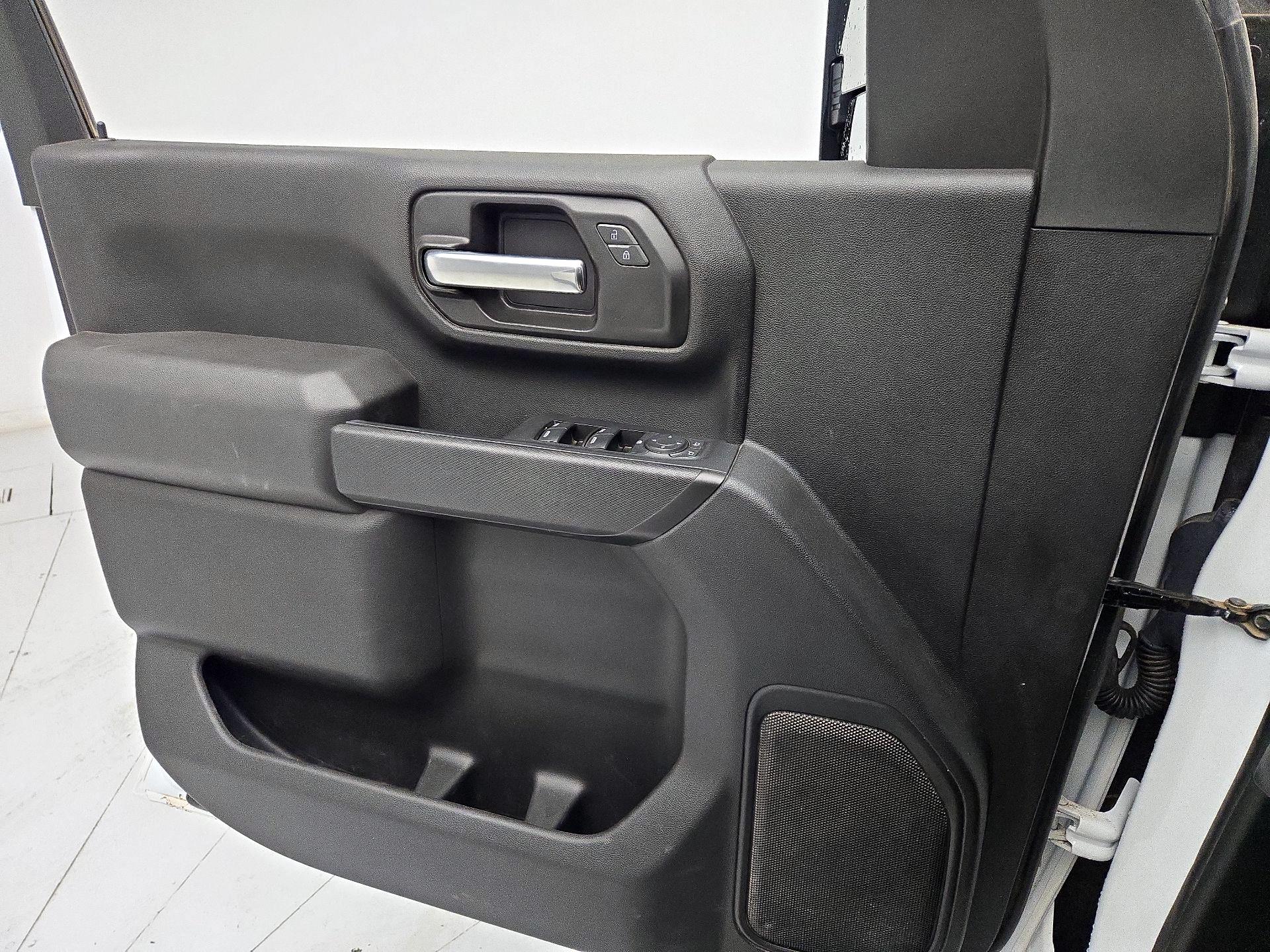 Thumbnail: 2023 GMC Sierra 3500 - 10