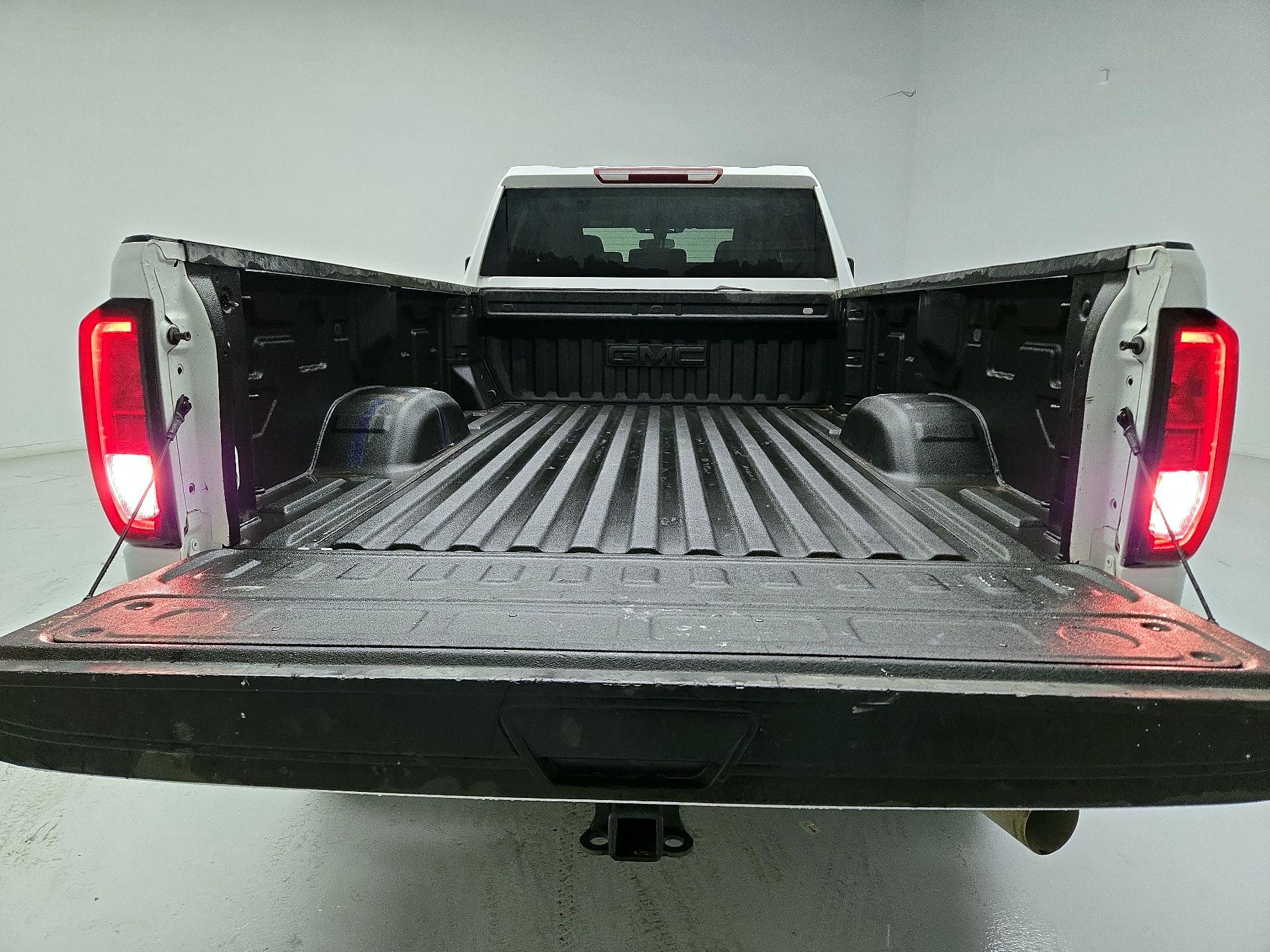 Thumbnail: 2023 GMC Sierra 3500 - 17