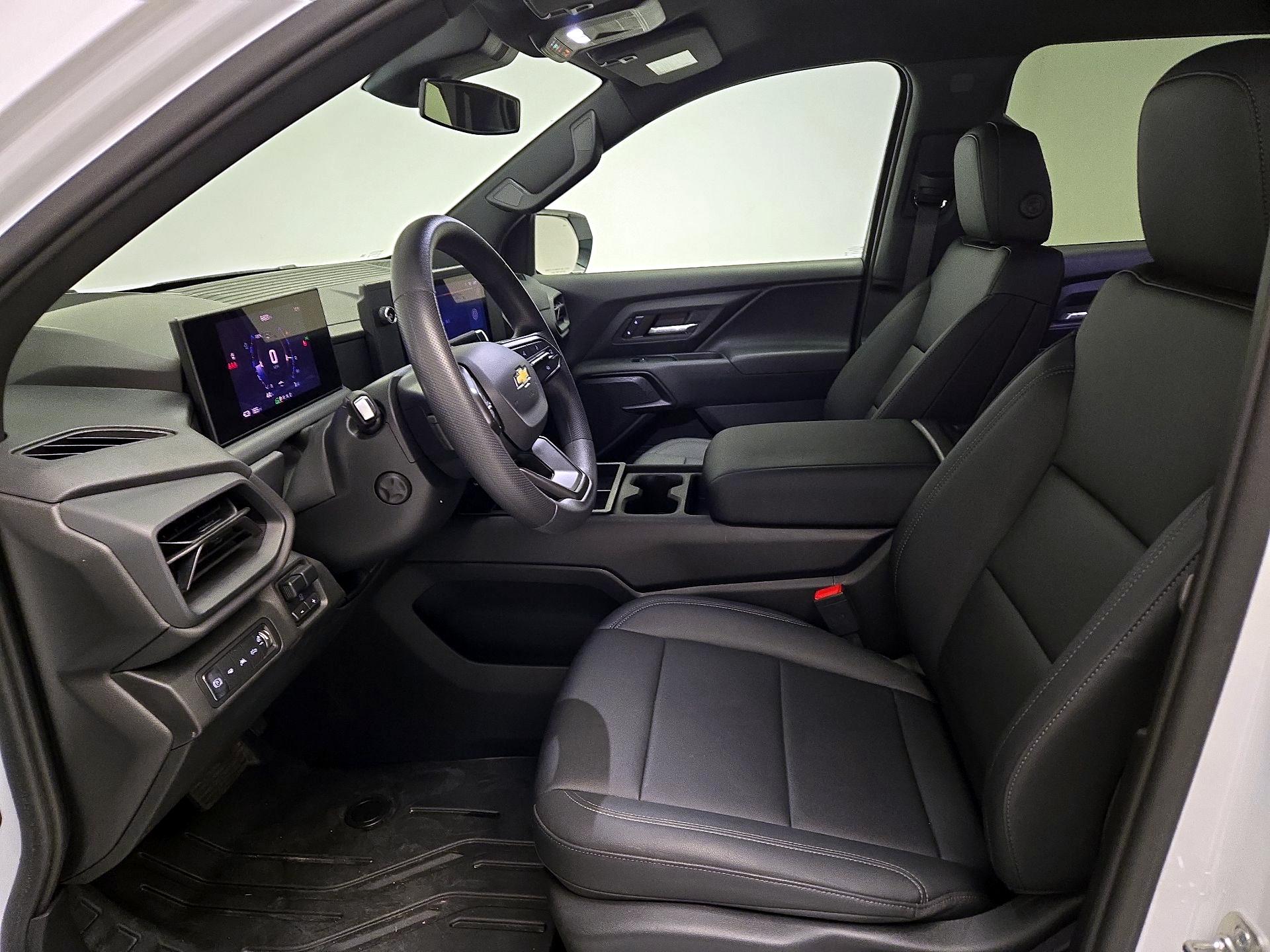 Thumbnail: 2024 Chevrolet Silverado EV - 11